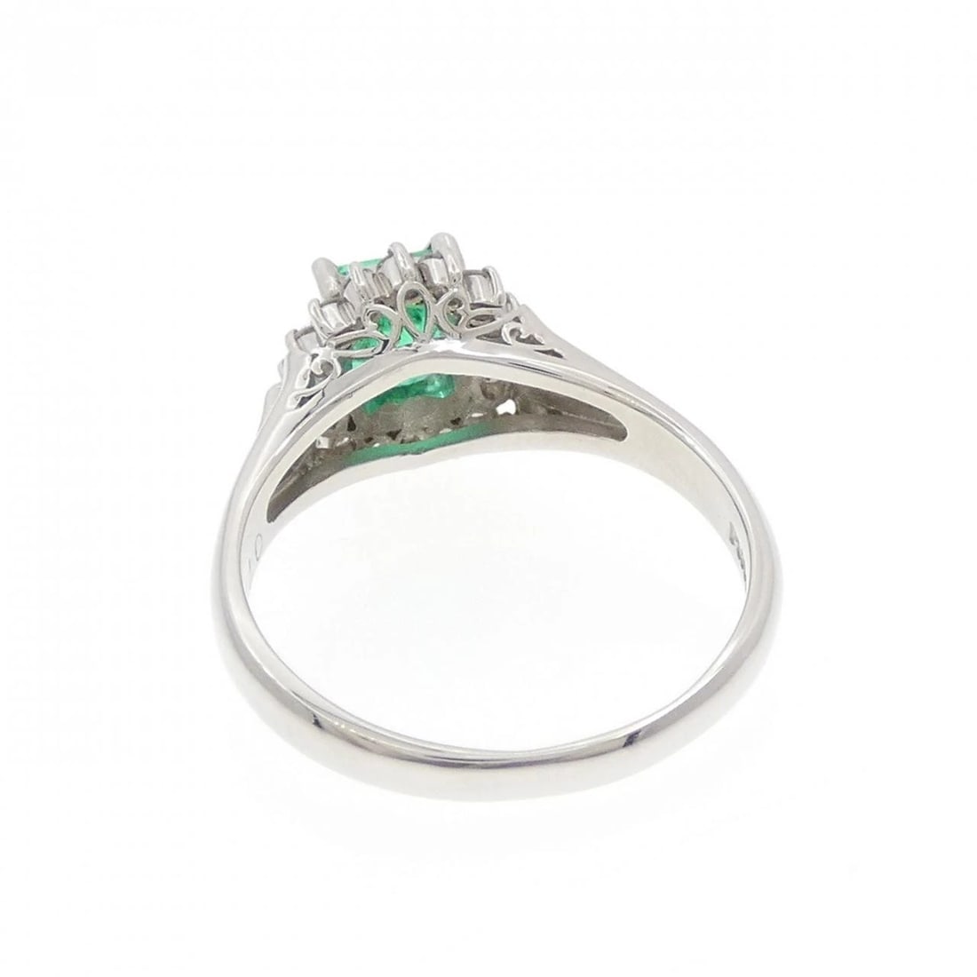 PT900 EMERALD RING - 3