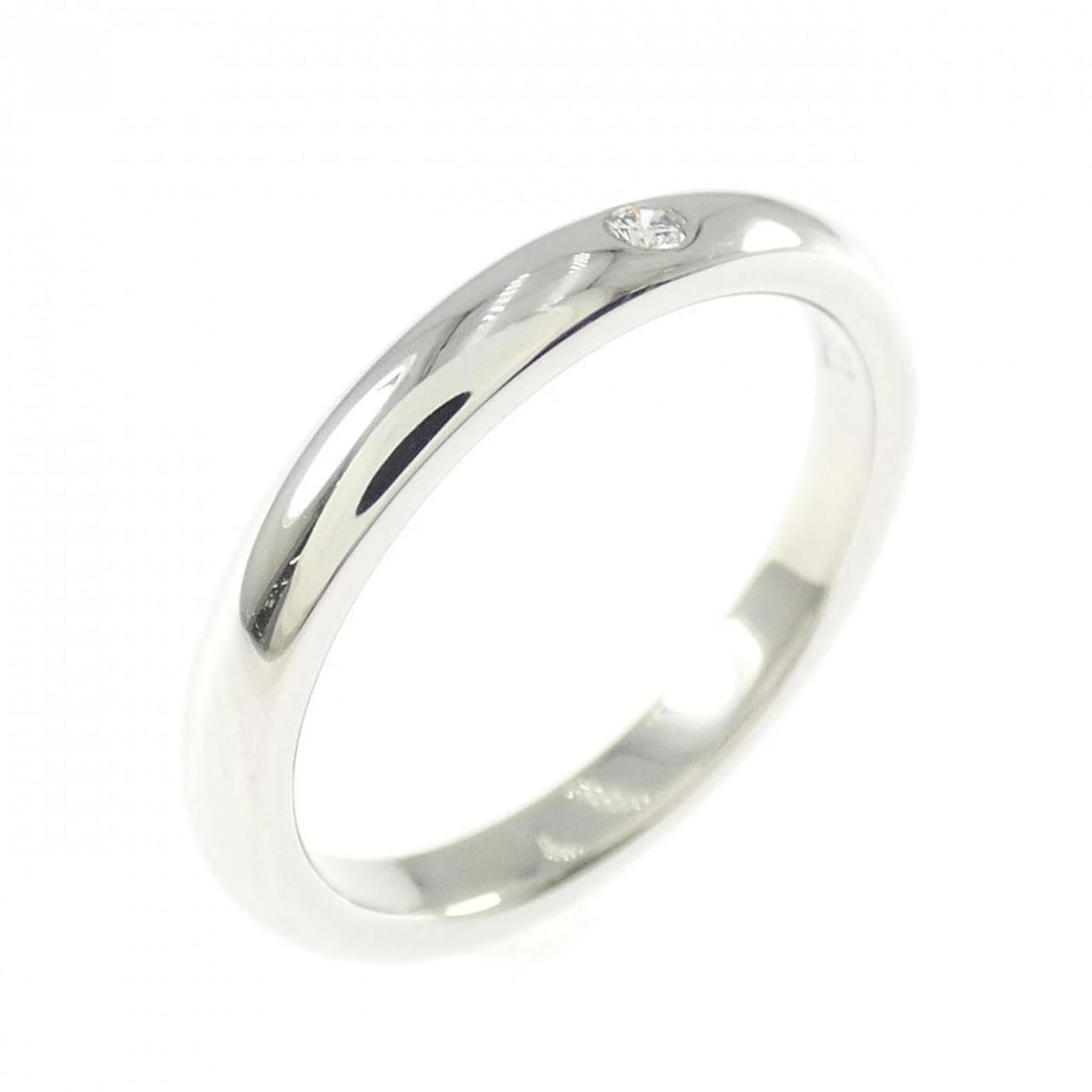 TIFFANY STACKING BAND RING: Tiffany Stacking Band Ring Brand: Tiffany Type: Ring Material: Platinum 950, Main Stone/Creation Natural Color: White Size: 5.5 (US size) Accessories: None Accessories Notice: When purchasing