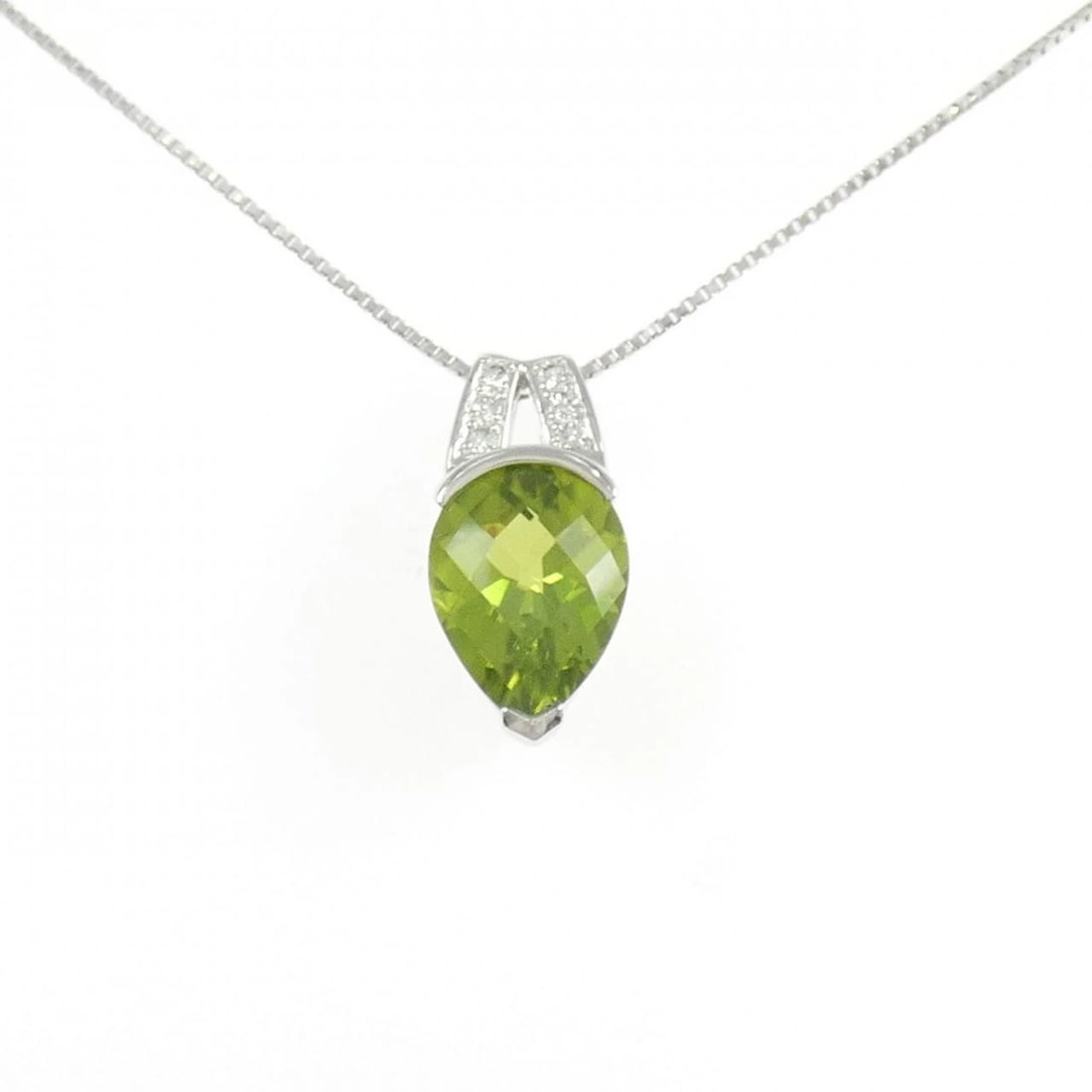 TASAKI PERIDOT NECKLACE: TASAKI Peridot Necklace Brand: TASAKI Type: Necklace Material: 750 White Gold K18 White Gold, Main Stone/Creation Peridot Color: White Gold White Gold Size: ActualSize Pendant top H x W: