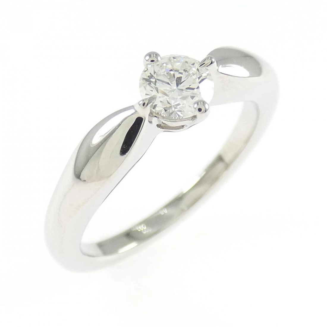 BVLGARI DE DEDICATA A VENICE RING: BVLGARI De Dedicata A Venice Ring Brand: BVLGARI Type: Ring Material: Platinum 950, Main Stone/Creation Natural Color: White Size: 5 (US size) Accessories: None Accessories Notice: When pu