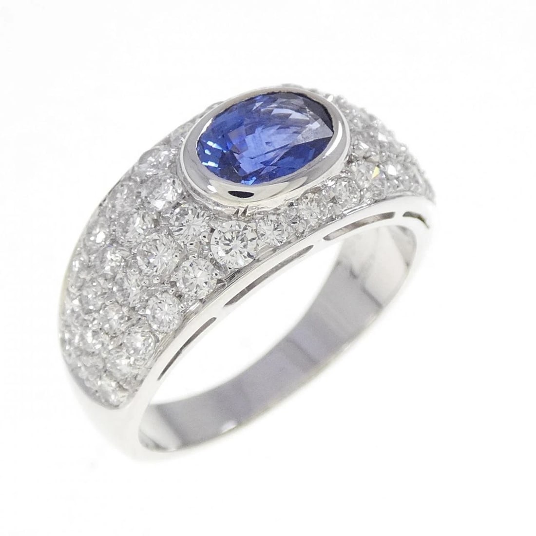 BVLGARI SAPPHIRE RING: Bvlgari Sapphire Ring Brand: BVLGARI Type: Ring Material: 18K, Color: None Size: US 7 Accessories: None Accessories Notice: When purchasing pre-owned goods, please refer to the photos of t
