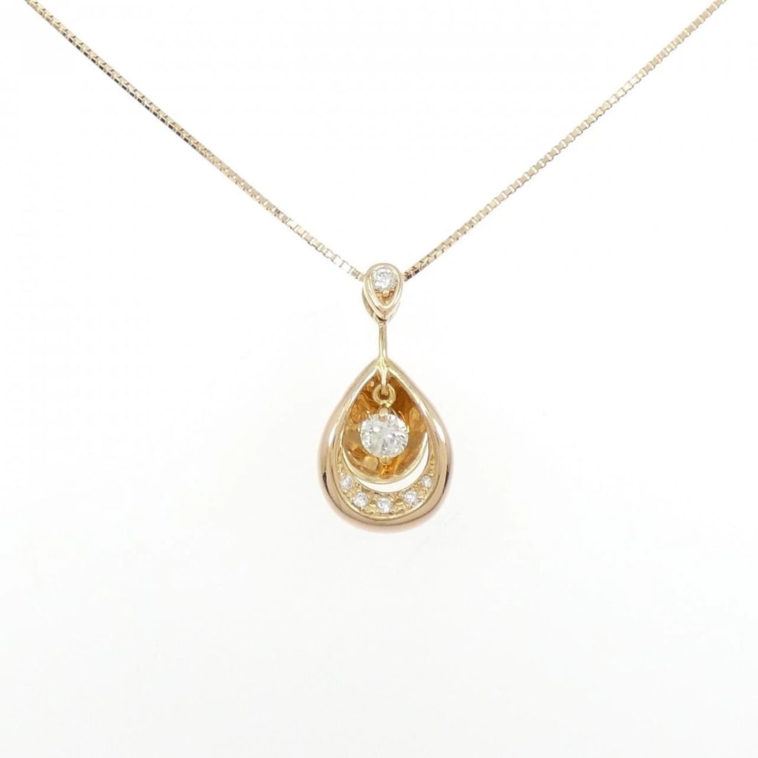 K18PG DIAMOND NECKLACE: K18PG Diamond Necklace Brand: Unbranded Type: Necklace Material: K18 Pink Gold, Main Stone/Creation Natural Color: PG Size: 45cmActualSize Pendant top H x W: 20.0mmx10.0mm Chain Max. W: 0.7mm 