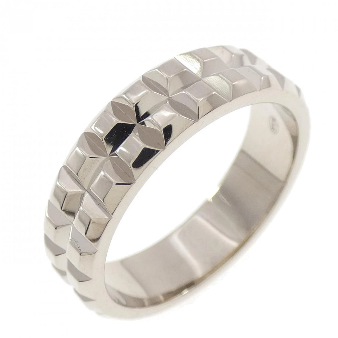 BOUCHERON POINTE DE DIAMANT RING: Boucheron Pointe de Diamant Ring Brand: Boucheron Type: Ring Material: 750 white gold, Color: White Size: US 9 Accessories: None Accessories Notice: When purchasing pre-owned goods, please