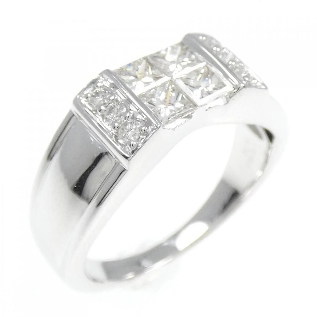 K18WG DIAMOND RING: K18WG Diamond Ring Brand: Unbranded Type: Ring Material: K18 White Gold, Main Stone/Creation Natural Color: White Gold Size: 6.5 ( US size) Accessories: None Accessories Notice: When