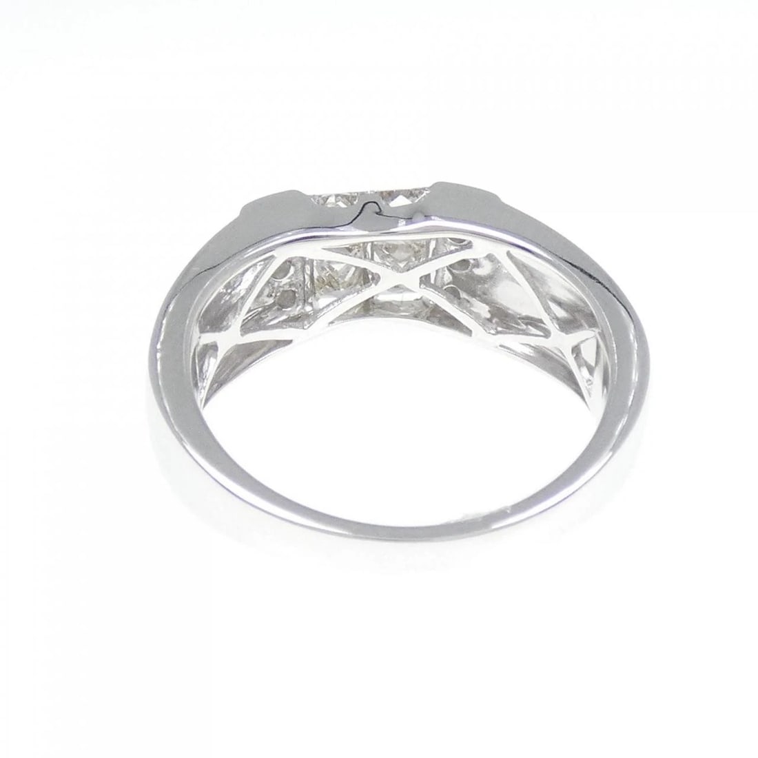 K18WG DIAMOND RING - 3