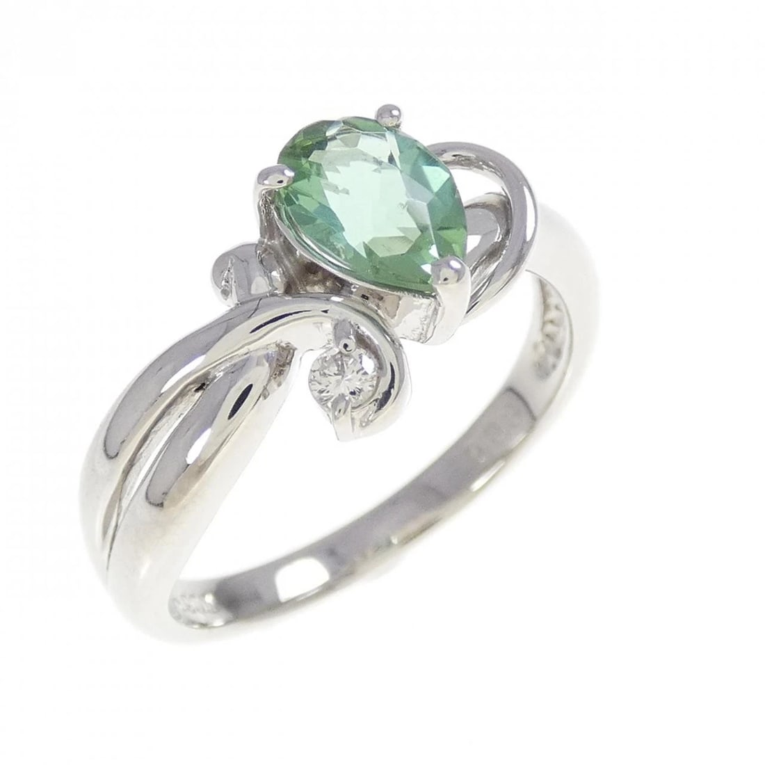 PT900 TOURMALINE RING: PT900 Tourmaline Ring Brand: Unbranded Type: Ring Material: Platinum 900 Platinum, Main Stone/Creation Tourmaline Color: White Gold Size: 6.5 US Accessories: None Accessories Notice: When