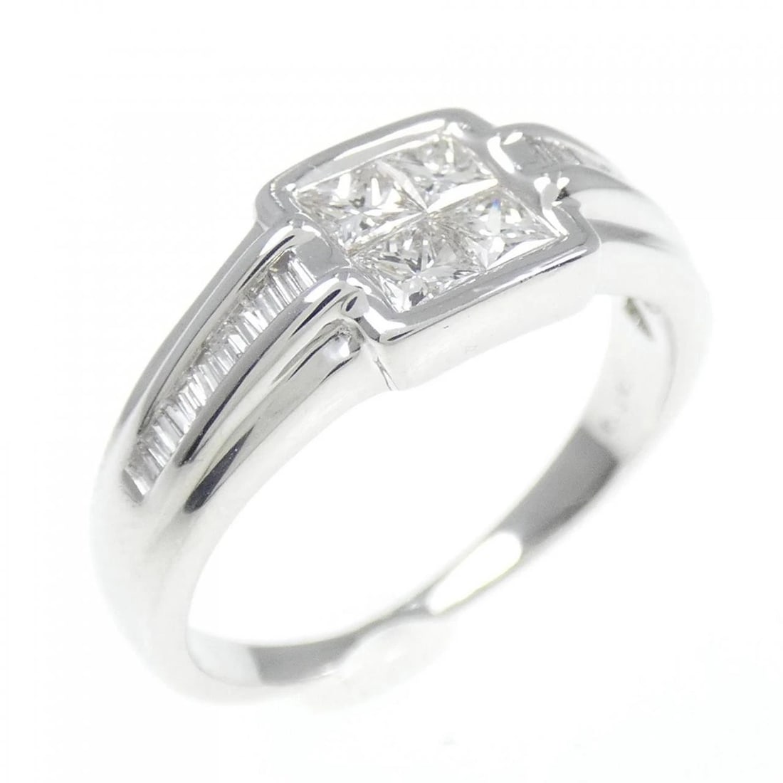 K18WG DIAMOND RING: K18WG Diamond Ring Brand: Unbranded Type: Ring Material: K18 White Gold, Main Stone/Creation Natural Color: White Gold Size: 6.5 US Accessories: None Accessories Notice: When purchasing