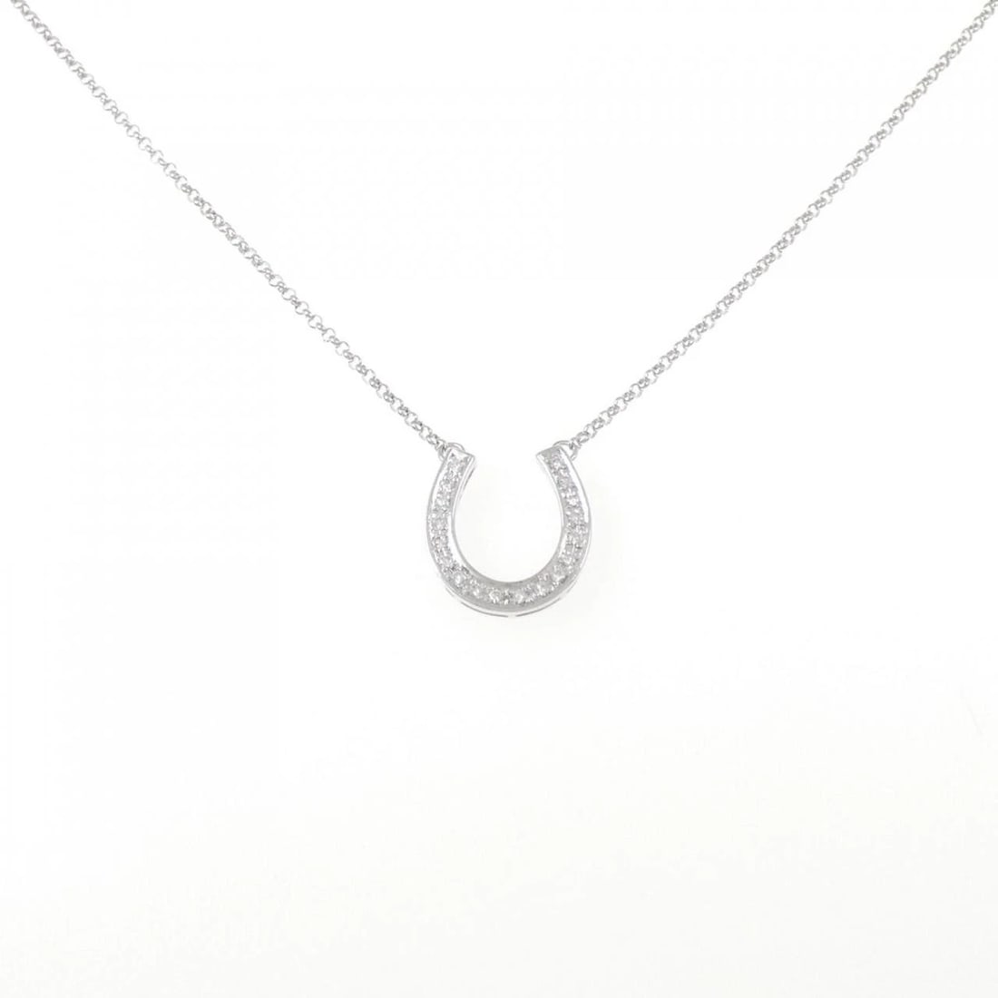 K18WG HORSE SHOE DIAMOND NECKLACE: K18WG Horse Shoe Diamond Necklace Brand: Unbranded Type: Necklace Material: K18 White Gold, Main Stone/Creation Natural Color: White Gold Size: 41cmActualSize Pendant top H x W: 14.0mmx13.2mm