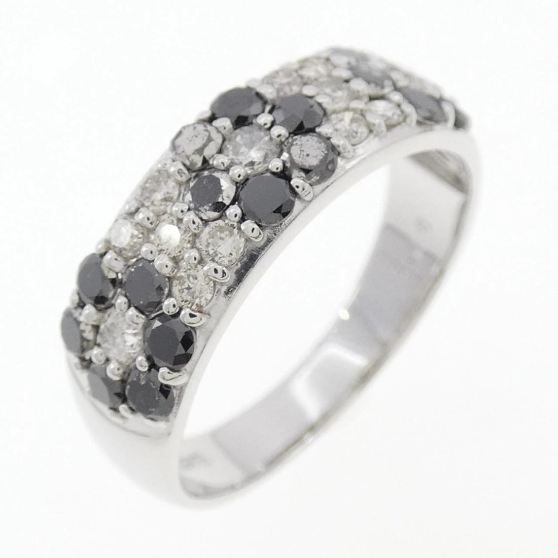 K18WG DIAMOND RING: K18WG Diamond Ring Brand: Unbranded Type: Ring Material: K18 White Gold, Main Stone/Creation nAtural Color: White Gold Size: 6.5 US Accessories: None Accessories Notice: When purchasing