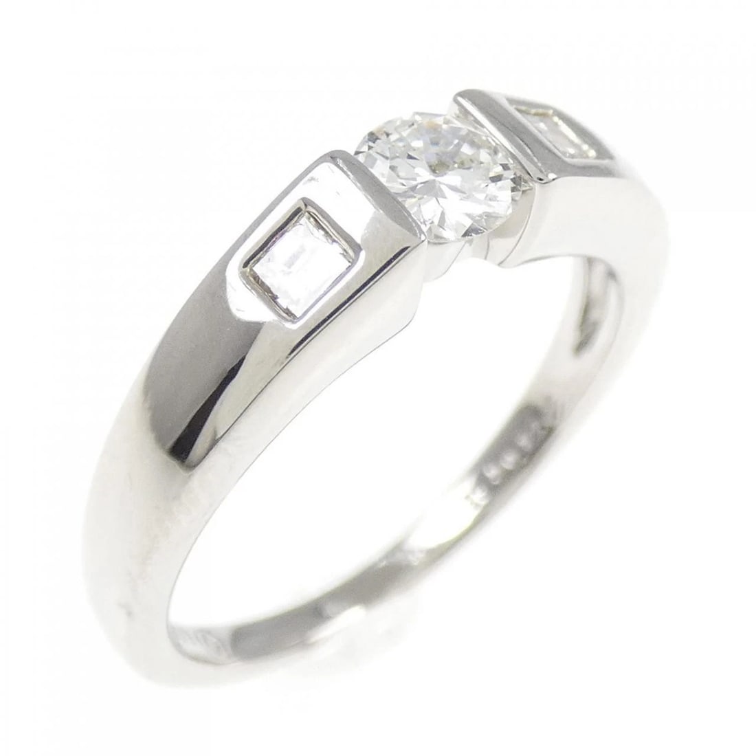 PT DIAMOND RING: PT Diamond Ring Brand: Unbranded Type: Ring Material: Platinum, Main Stone/Creation natural Color: White Gold Size: 6.5 US Accessories: None Accessories Notice: When purchasing pre-owned g
