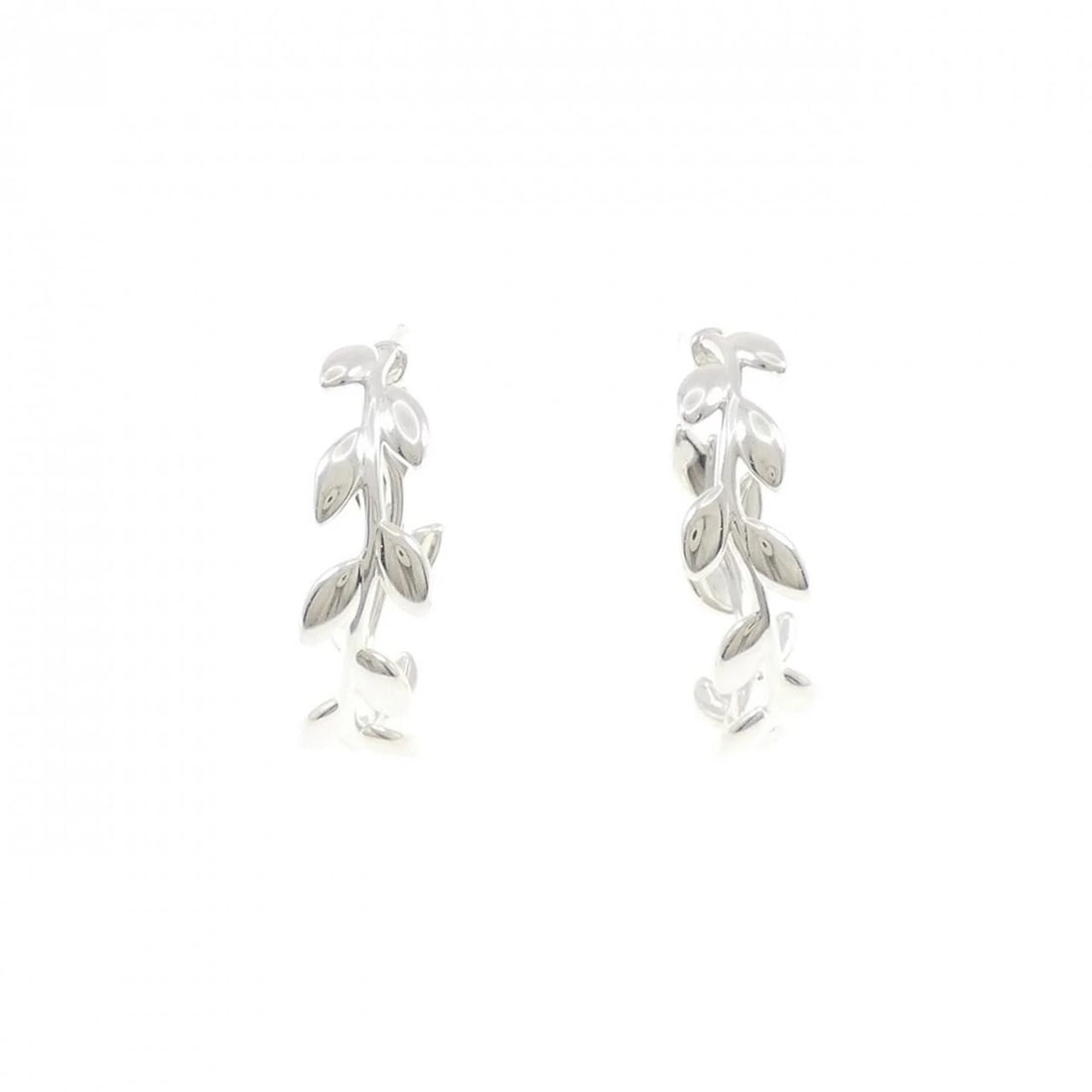 TIFFANY OLIVE LEAF HOOP EARRINGS: Tiffany Olive Leaf Hoop Earrings Brand: Tiffany Type: Earrings Material: 925 Silver, Color: Silver Size: ActualSize HxW: 25.6mmx7.5mm Accessories: None Accessories Notice: When purchasing