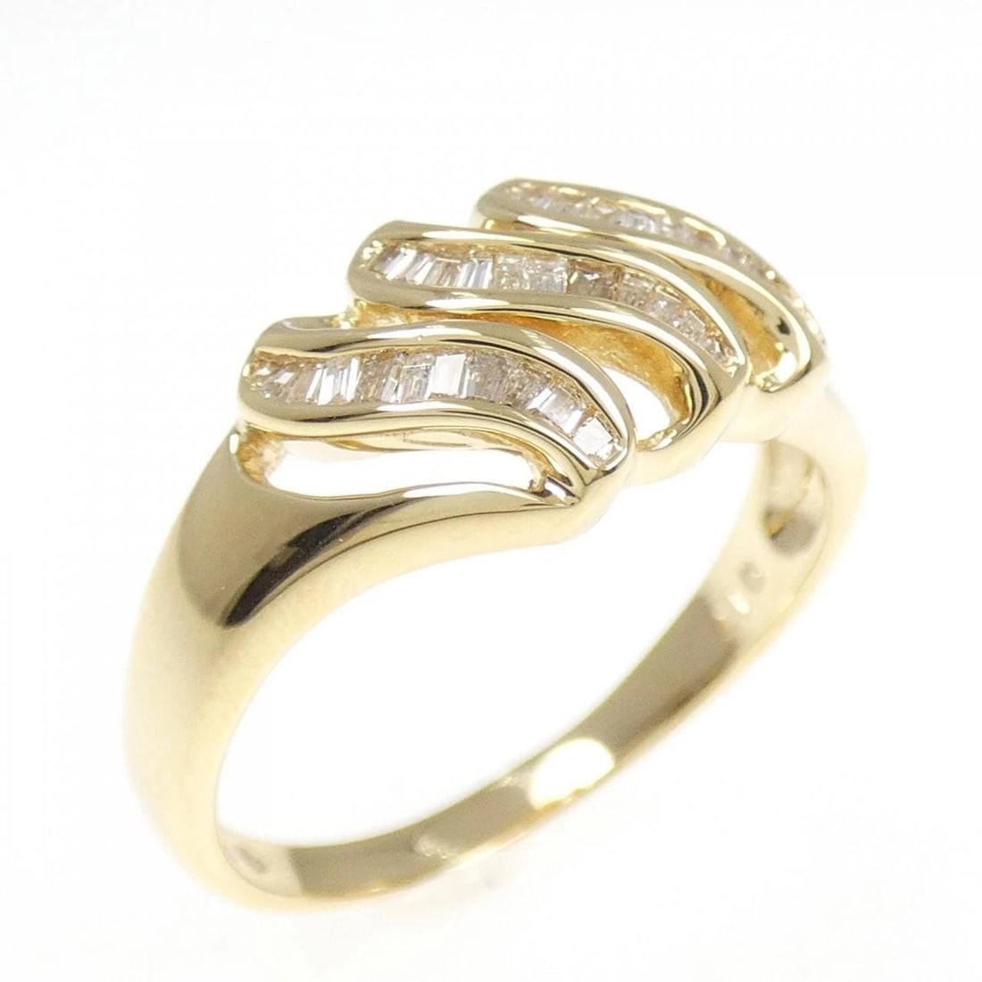 K18YG DIAMOND RING: K18YG Diamond Ring Brand: Unbranded Type: Ring Material: K18 Yellow Gold, Main Stone/Creation natural Color: Yellow Gold Size: 7.5-8 US Accessories: None Accessories Notice: When purchasin