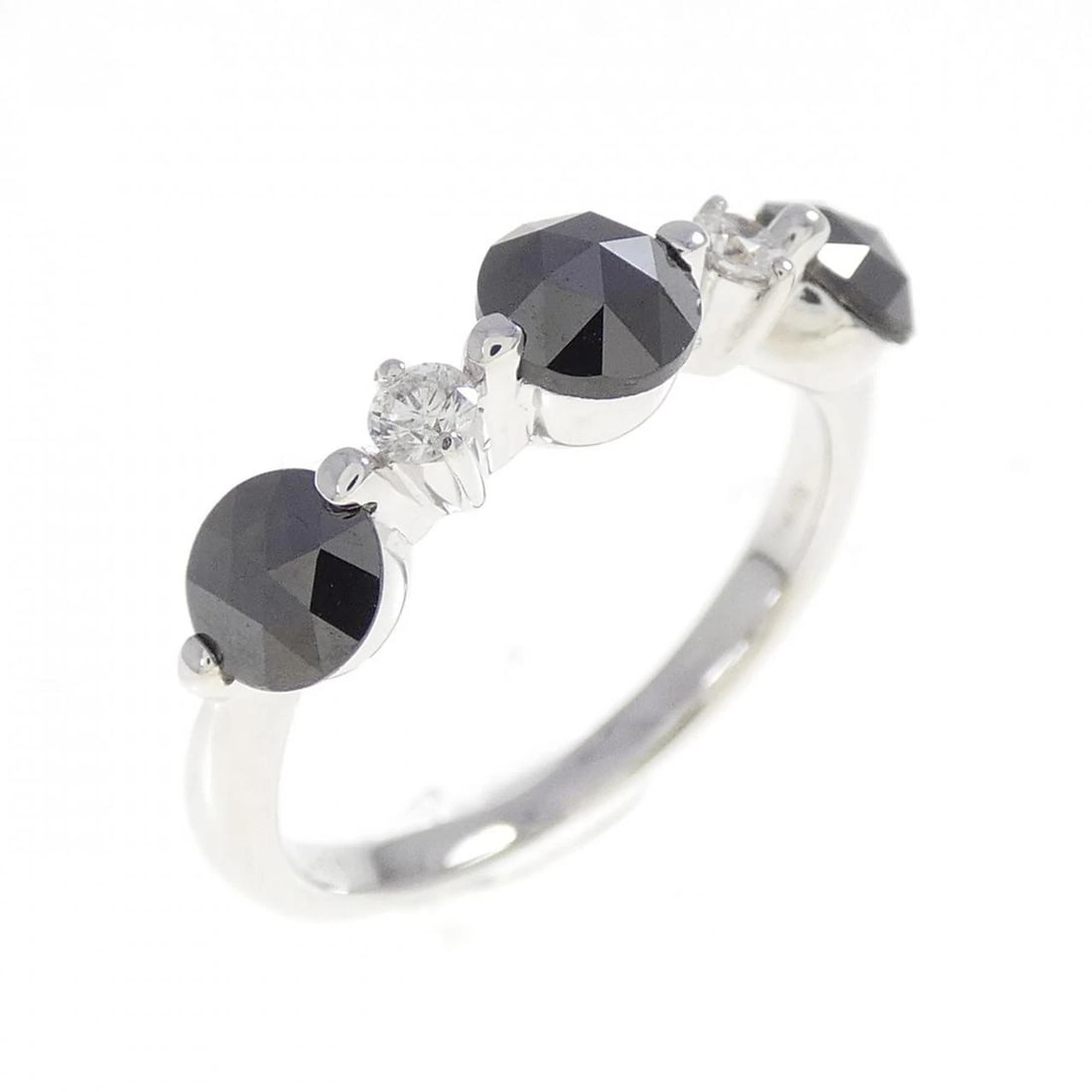 K18WG DIAMOND RING: K18WG Diamond Ring Brand: Unbranded Type: Ring Material: K18 White Gold, Main Stone/Creation Natural Color: White Gold Size: 4-4.5 US Accessories: None Accessories Notice: When purchasing