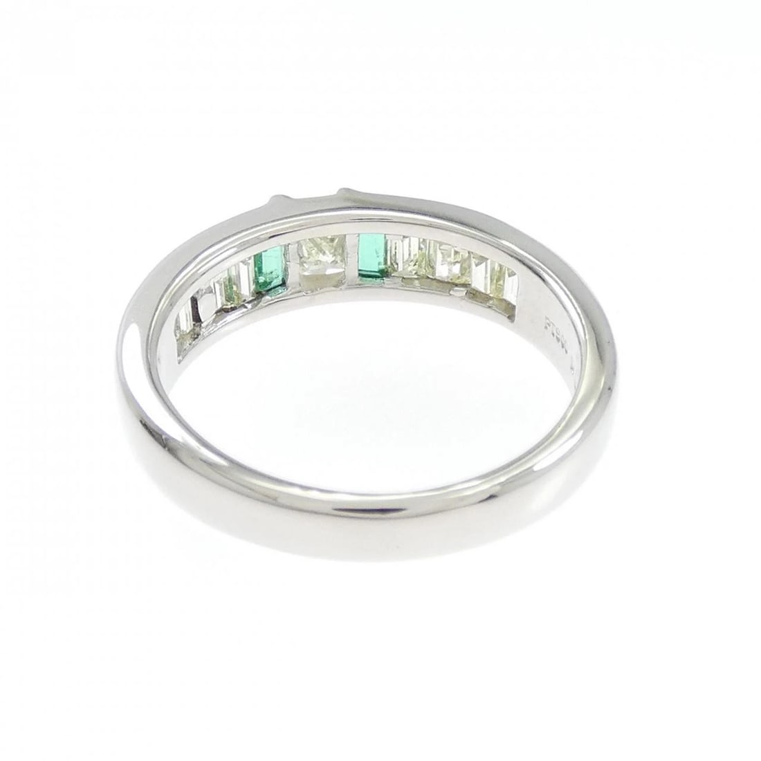 PT900 EMERALD RING - 3