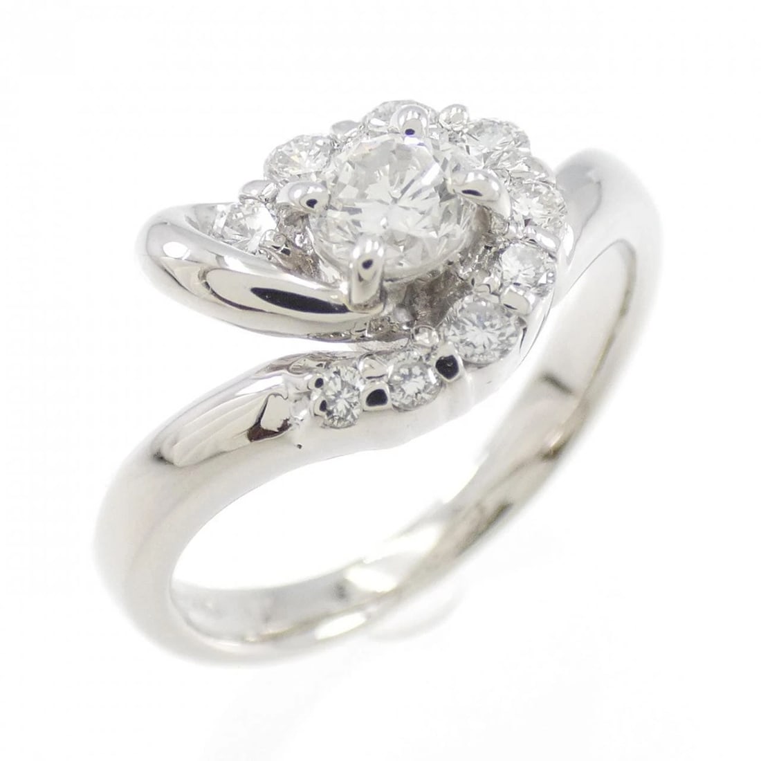 PT900 DIAMOND RING: PT900 Diamond Ring Brand: Unbranded Type: Ring Material: Platinum 900 Platinum, Main Stone/Creation Natural Color: White Gold Size: 5 US Accessories: None Accessories Notice: When purchasi