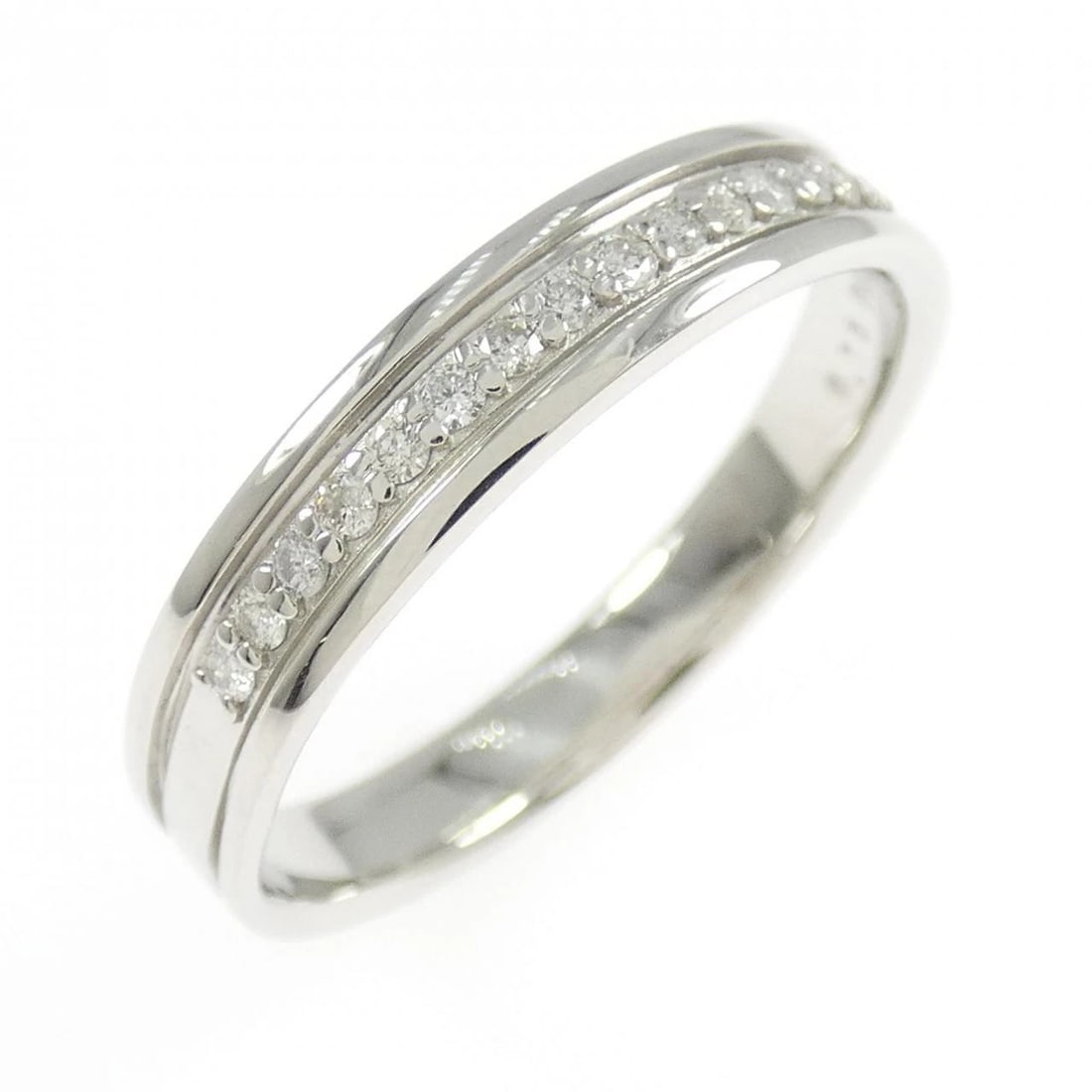 PT950 DIAMOND RING: PT950 Diamond Ring Brand: Unbranded Type: Ring Material: Platinum 950, Main Stone/Creation Natural Color: None Size: 9.5 US Accessories: None Accessories Notice: When purchasing pre-owned