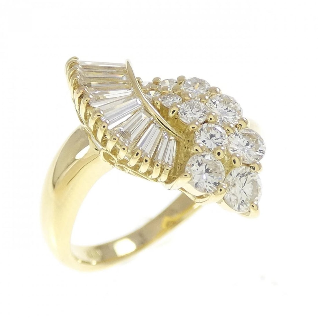K18YG DIAMOND RING: K18YG Diamond Ring Brand: Unbranded Type: Ring Material: K18 Yellow Gold, Main Stone/Creation Natural Color: Yellow Gold Size: 5 US Accessories: None Accessories Notice: When purchasing pr