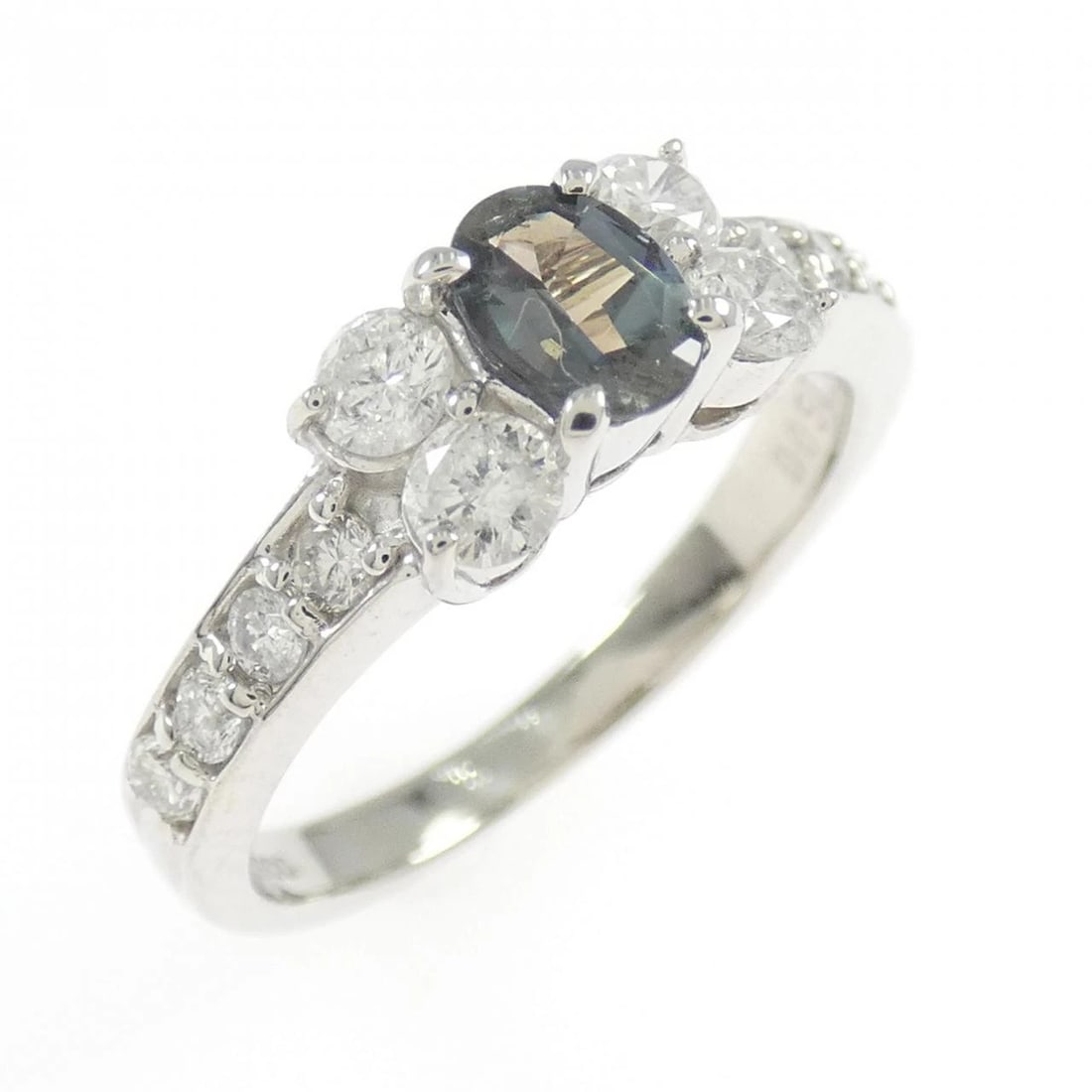 PT900 ALEXANDRITE RING: PT900 Alexandrite Ring Brand: Unbranded Type: alexandrite ring Material: 900 Platinum, Main Stone/Creation alexandrite Color: White Gold Size: 5.25 US Accessories: None Accessories Notice: