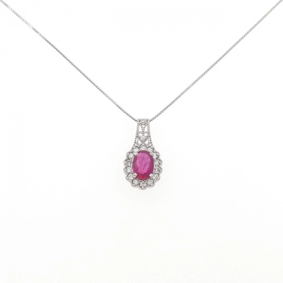 PT900 PT850 RUBY NECKLACE: PT900 PT850 Ruby Necklace Brand: Unbranded Type: Necklace Material: Platinum 900 Platinum Platinum 850, Main Stone/Creation Main Stone RubyCenterStoneRubySide Stone Diamond Color: White Gold 
