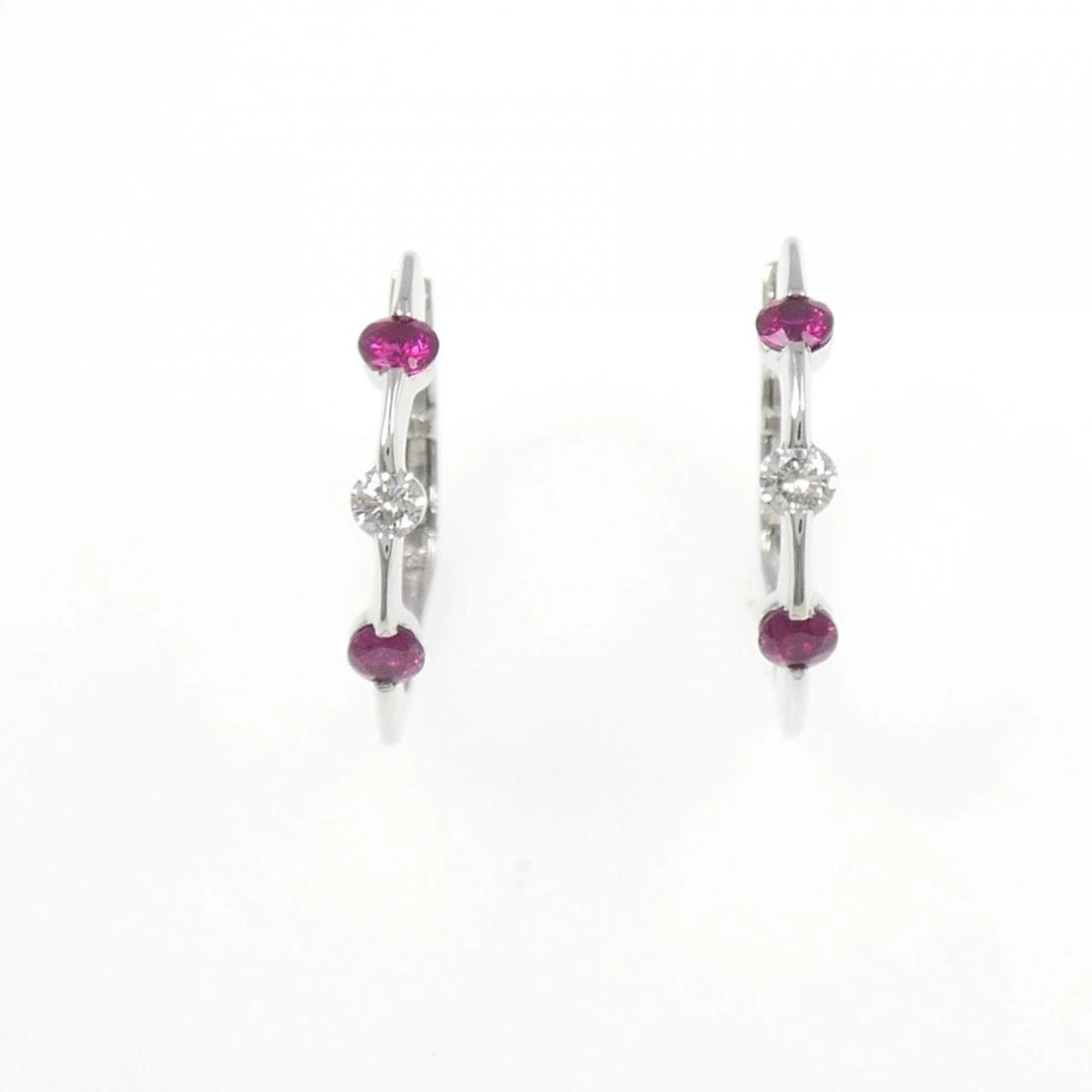 K18WG RUBY EARRINGS - 2