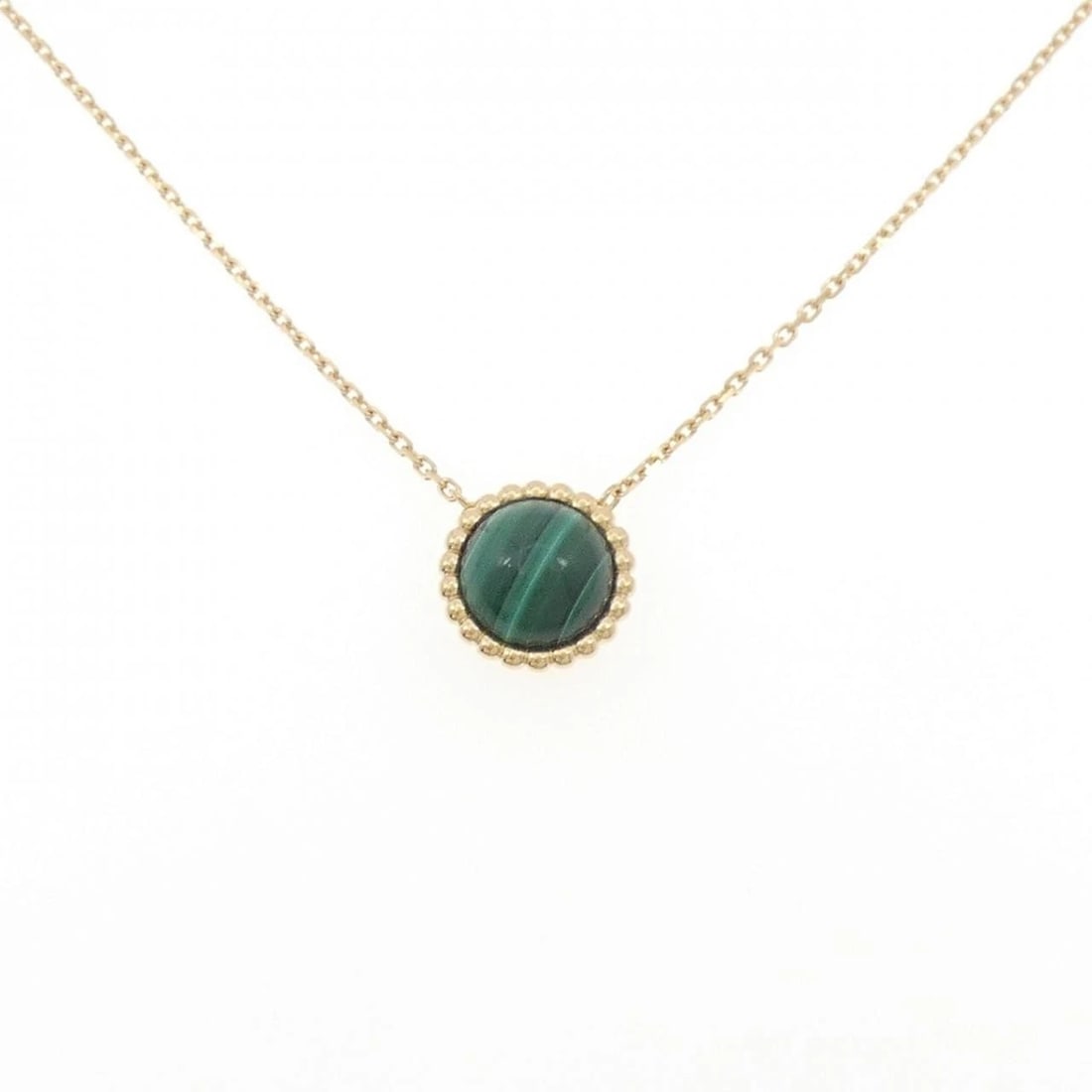 VAN CLEEF & ARPELS PERLÉE COULEUR NECKLACE: Van Cleef & Arpels Perlée Couleur Necklace Brand: Van Cleef & Arpels Type: Necklace Material: 18K, Main Stone/Creation Malachite Color: Gold Size: Actual Size Pendant length approx. x width