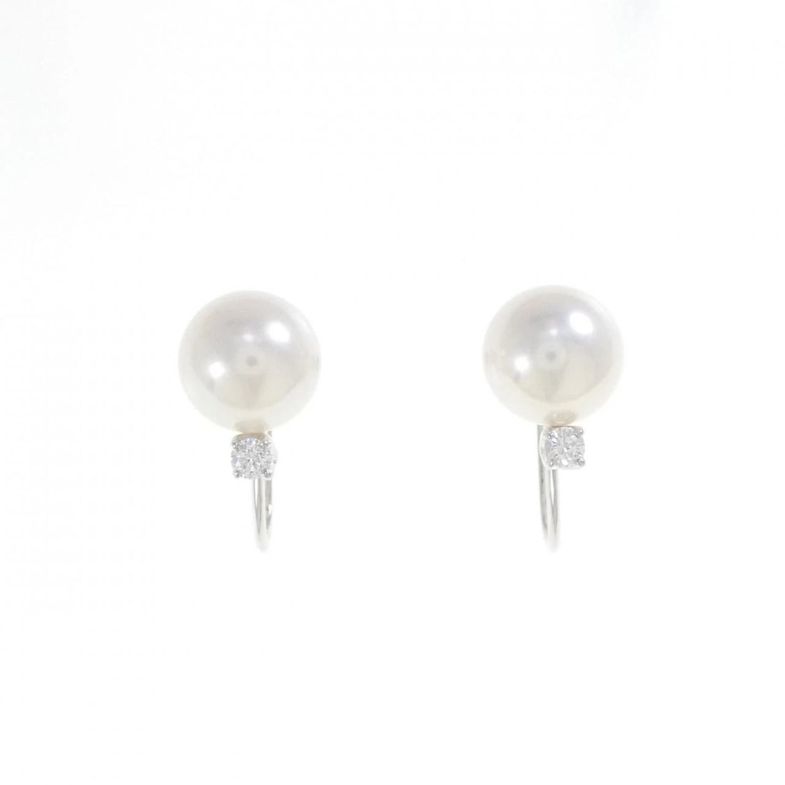 MIKIMOTO AKOYA PEARL EARRINGS: MIKIMOTO Akoya Pearl Earrings Brand: MIKIMOTO Type: Earrings Material: K18 White Gold, Main Stone/Creation Akoya Pearl Color: White Gold Size: ActualSize HxW: 9.6mmx7.2mm Accessories: None
