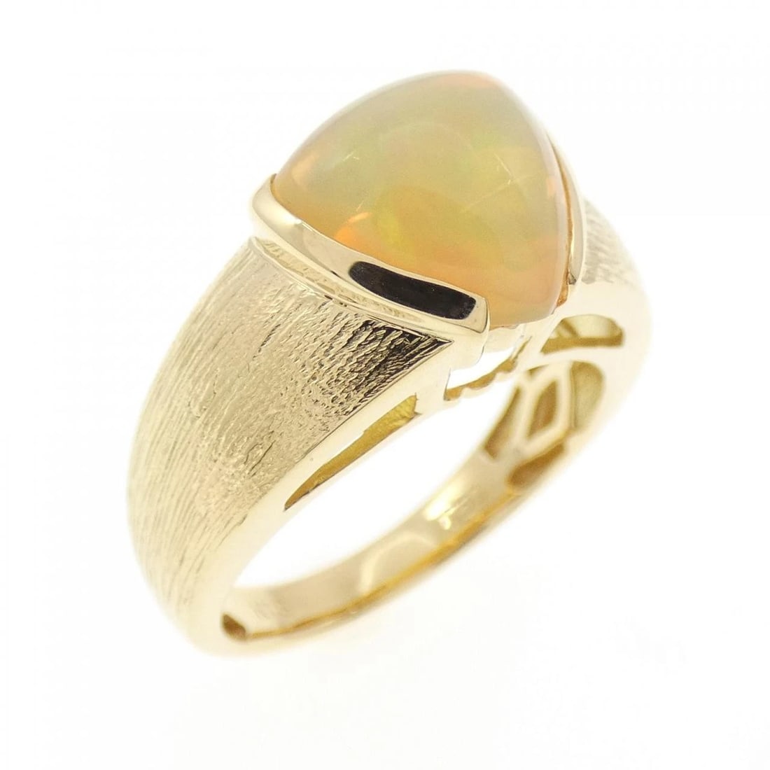 K18YG OPAL RING: K18YG Opal Ring Brand: Unbranded Type: Ring Material: K18 Yellow Gold, Color: Yellow Gold Size: 6.5 ( US size) Accessories: None Accessories Notice: When purchasing pre-owned goods, please