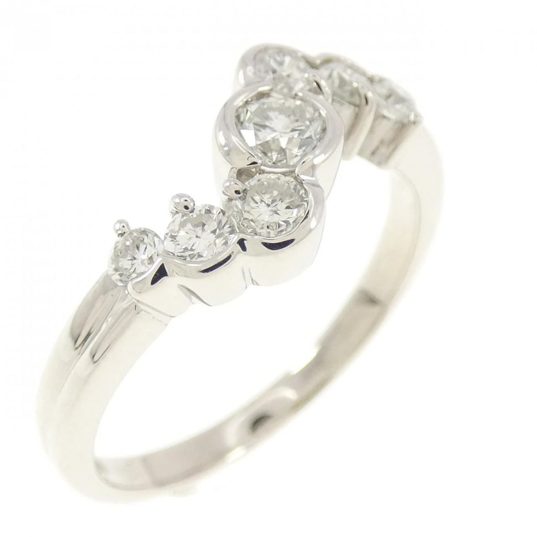 PT900 DIAMOND RING: PT900 Diamond Ring Brand: Unbranded Type: Ring Material: Platinum 900 Platinum, Main Stone/Creation natural Color: White Gold Size: 7 US Accessories: None Accessories Notice: When purchasi