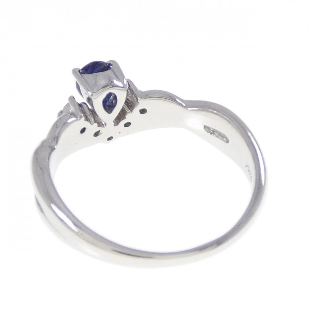PT900 SAPPHIRE RING: PT900 Sapphire Ring Brand: Unbranded Type: Ring Material: Platinum 900 Platinum, Main Stone/Creation Sapphire Color: Silver Size: 7 ( US size) Accessories: None Accessories Notice: When pu