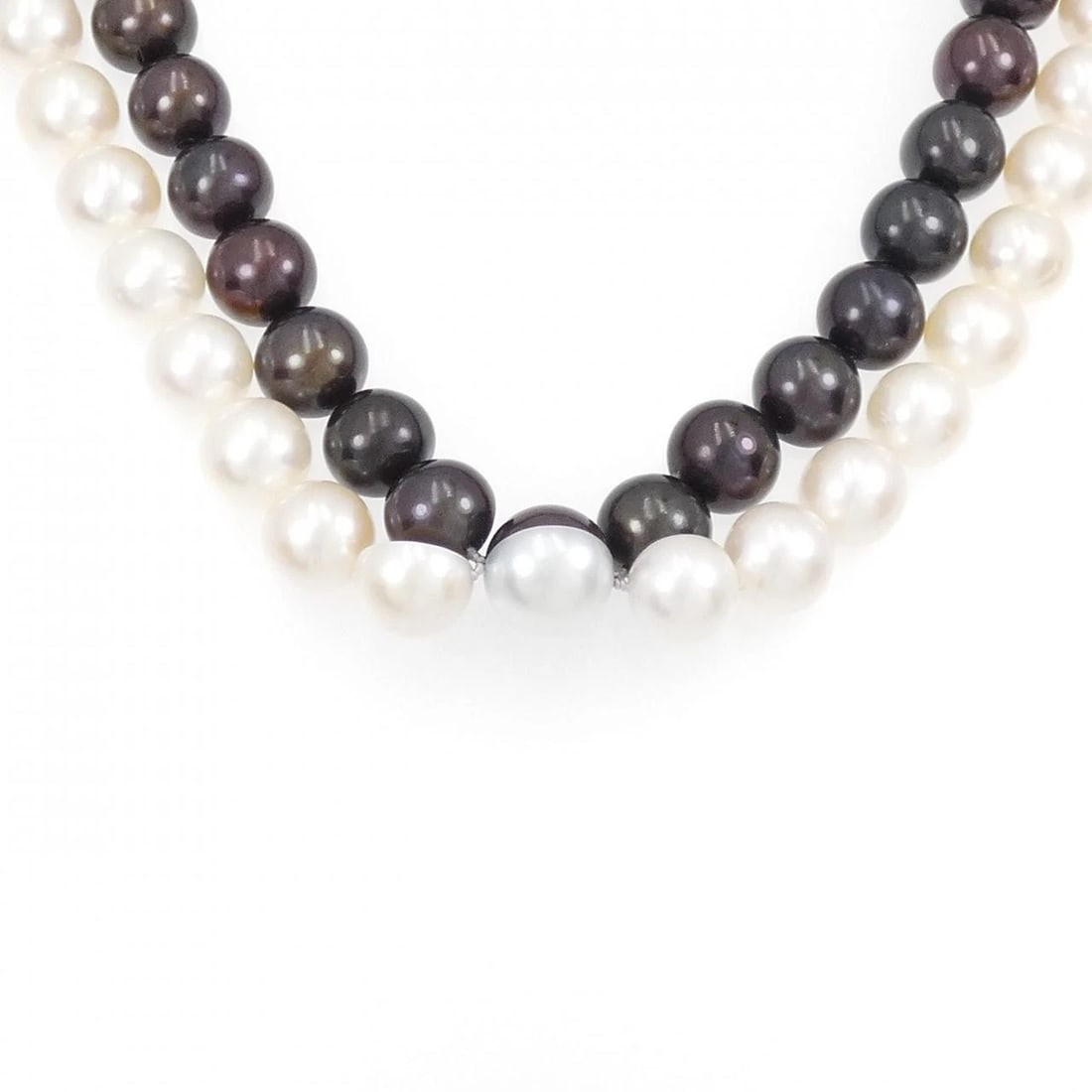 TASAKI FRESHWATER PEARL NECKLACE: TASAKI Freshwater Pearl Necklace Brand: TASAKI Type: Necklace Material: 750 Yellow Gold, Main Stone/Creation Freshwater Pearl Color: Yellow Gold Size: ActualSize Max W: 21.5mm Size41cm 