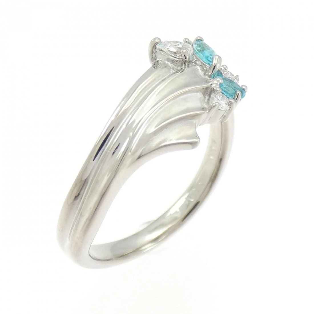 K18WG TOURMALINE RING: K18WG Tourmaline Ring Brand: Unbranded Type: Ring Material: K18 White Gold, Main Stone/Creation Main Stone TourmalineSide Stone Diamond Color: White Gold Size: 5.5 ( US size) Accessories: