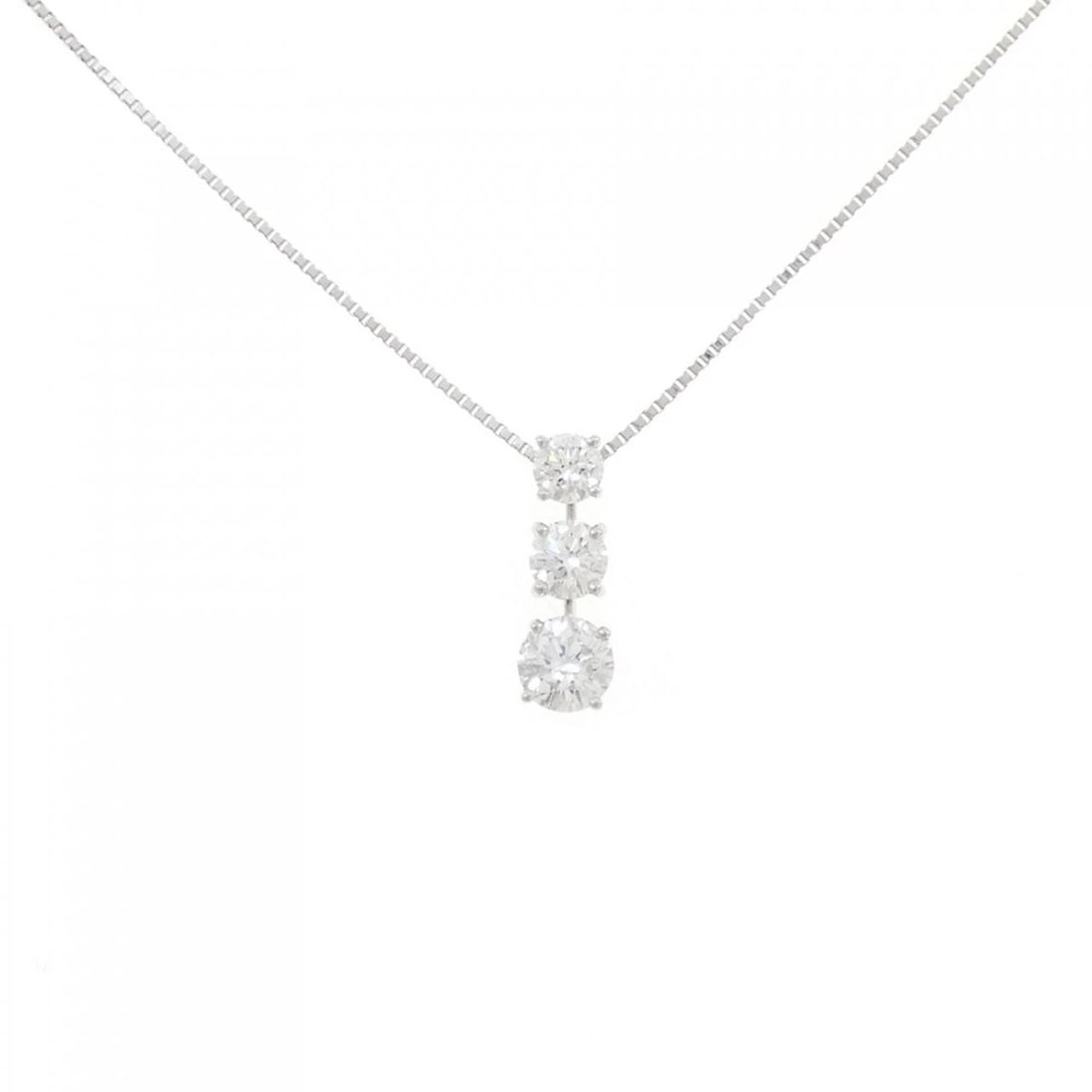 PT900 PT850 DIAMOND NECKLACE: PT900 PT850 Diamond Necklace Brand: Unbranded Type: Necklace Material: Platinum 900 Platinum Platinum 850, Main Stone/Creation natural Color: White Gold Size: 45cm ActualSize Pendant top H x