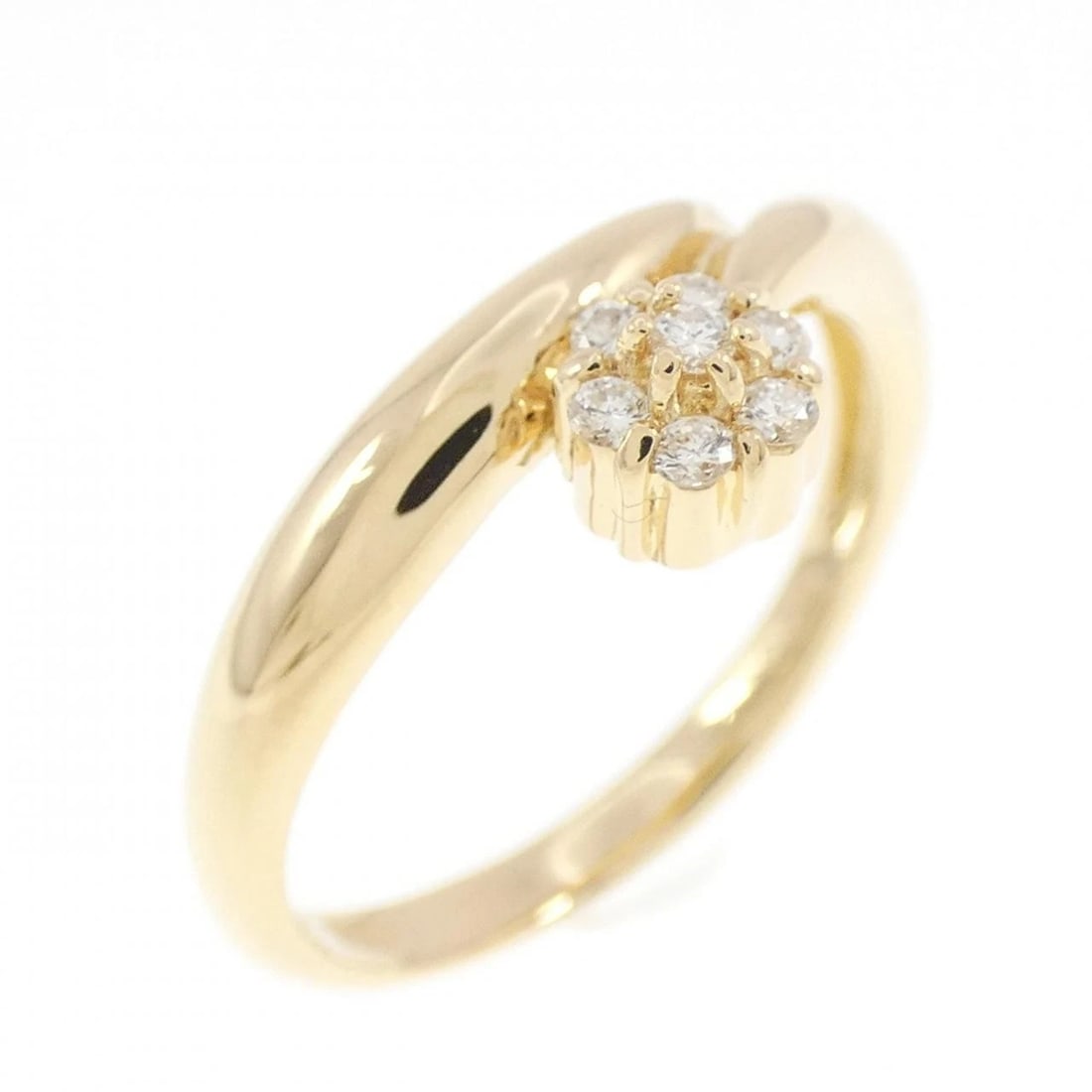 K18YG FLOWER DIAMOND RING: K18YG Flower Diamond Ring Brand: Unbranded Type: Ring Material: K18 Yellow Gold, Main Stone/Creation Natural Color: Yellow Gold Size: 6-6.5 ( US size) Accessories: None Accessories Notice:
