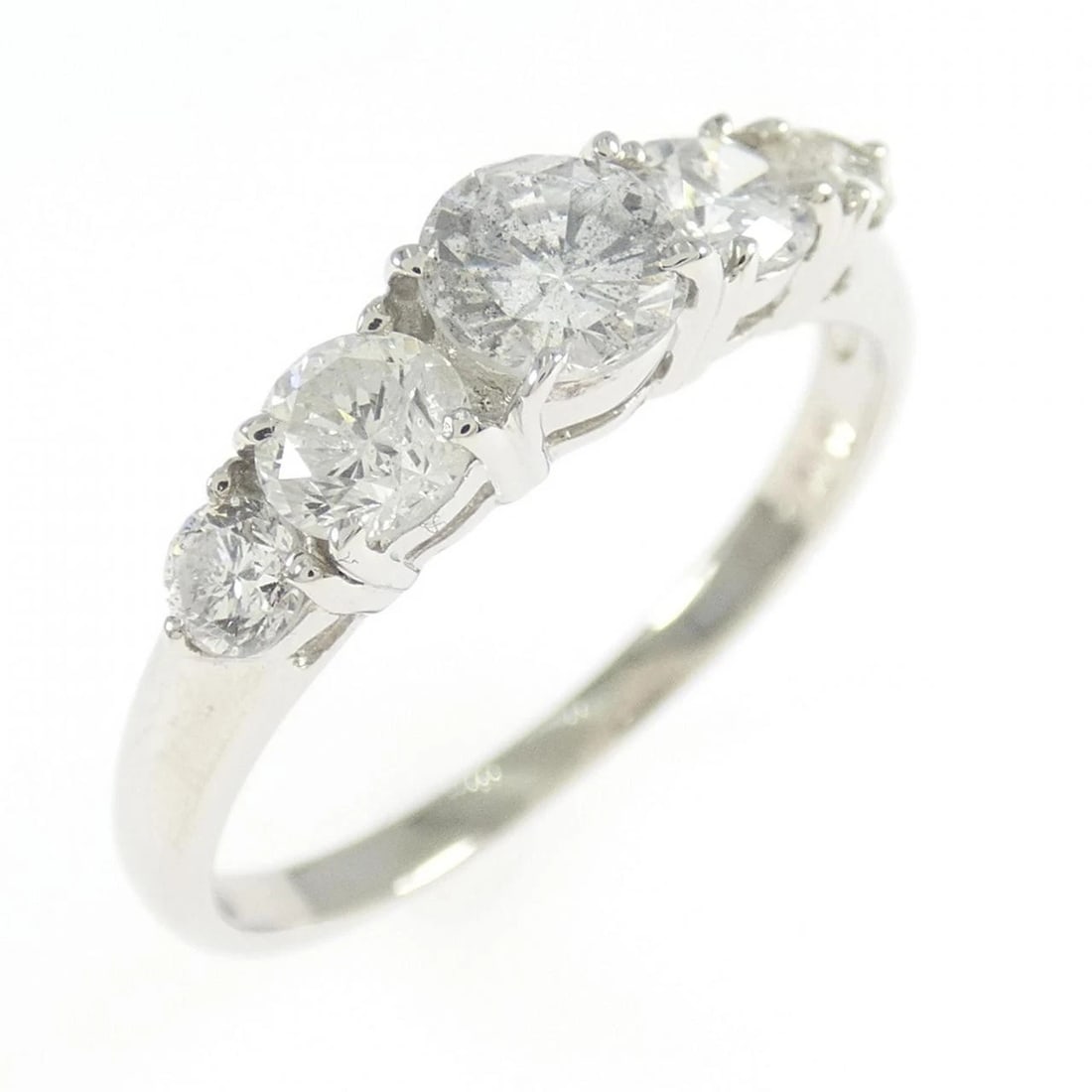 PT900 DIAMOND RING: PT900 Diamond Ring Brand: Unbranded Type: Ring Material: Platinum 900 Platinum, Main Stone/Creation natural Color: White Gold Size: 8 US Accessories: None Accessories Notice: When purchasi