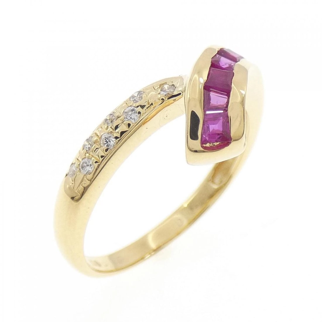 K18YG RUBY RING: K18YG Ruby Ring Brand: Unbranded Type: Ring Material: K18 Yellow Gold, Main Stone/Creation Ruby Color: Yellow Gold Size: 6.5-7 US Accessories: None Accessories Notice: When purchasing pre-