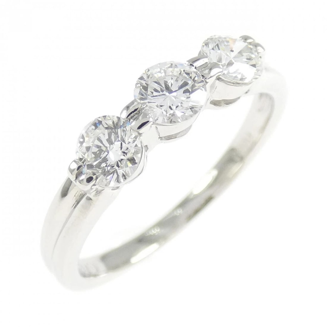 PT900 DIAMOND RING: PT900 Diamond Ring Brand: Unbranded Type: Ring Material: Platinum 900 Platinum, Main Stone/Creation Natural Color: White Gold Size: 7.5 US Accessories: None Accessories Notice: When purcha