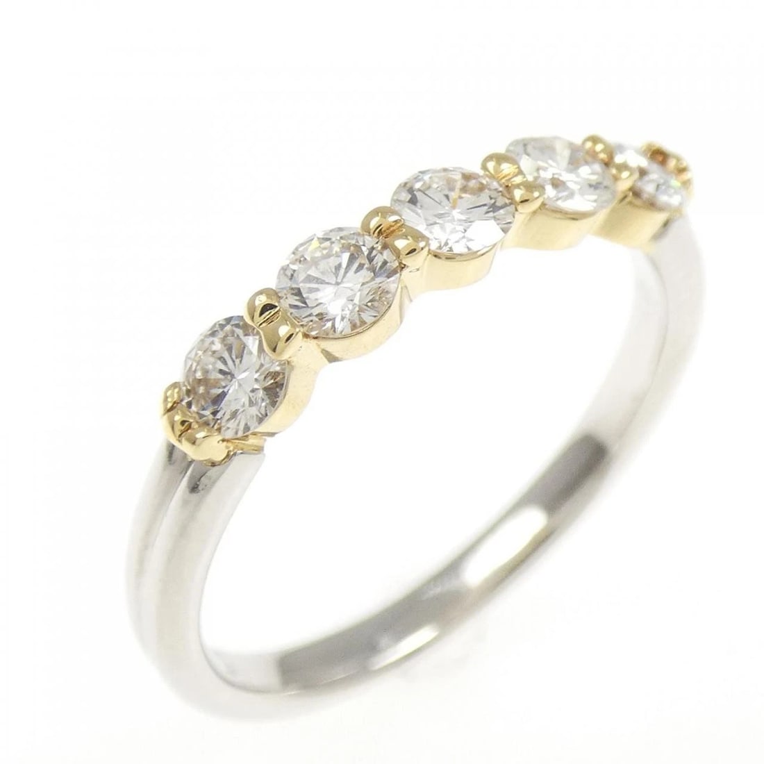 PT900 K18YG DIAMOND RING: PT900 K18YG Diamond Ring Brand: Unbranded Type: Ring Material: Platinum 900 Platinum K18 Yellow Gold, Main Stone/Creation Natural Color: White Gold Size: 6.5 US Accessories: None Accessori