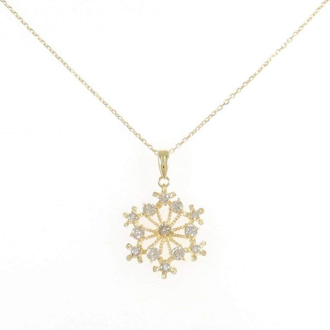 K18YG DIAMOND NECKLACE: K18YG Diamond Necklace Brand: Unbranded Type: Necklace Material: K18 Yellow Gold, Main Stone/Creation Natural Color: Yellow Gold Size: 45cmActualSize Pendant top H x W: 24.5mmx15.4mm Chain