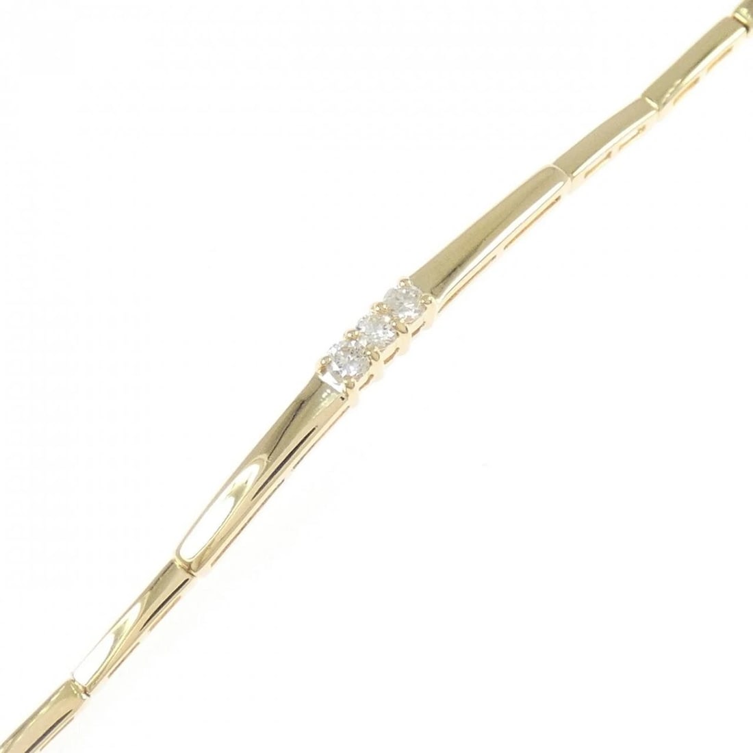 K18YG DIAMOND BRACELET: K18YG Diamond Bracelet Brand: Unbranded Type: Bracelet Material: K18 Yellow Gold, Main Stone/Creation Natural Color: Yellow Gold Size: 17cmActualSizeDiameter: 2.8mm Accessories: None