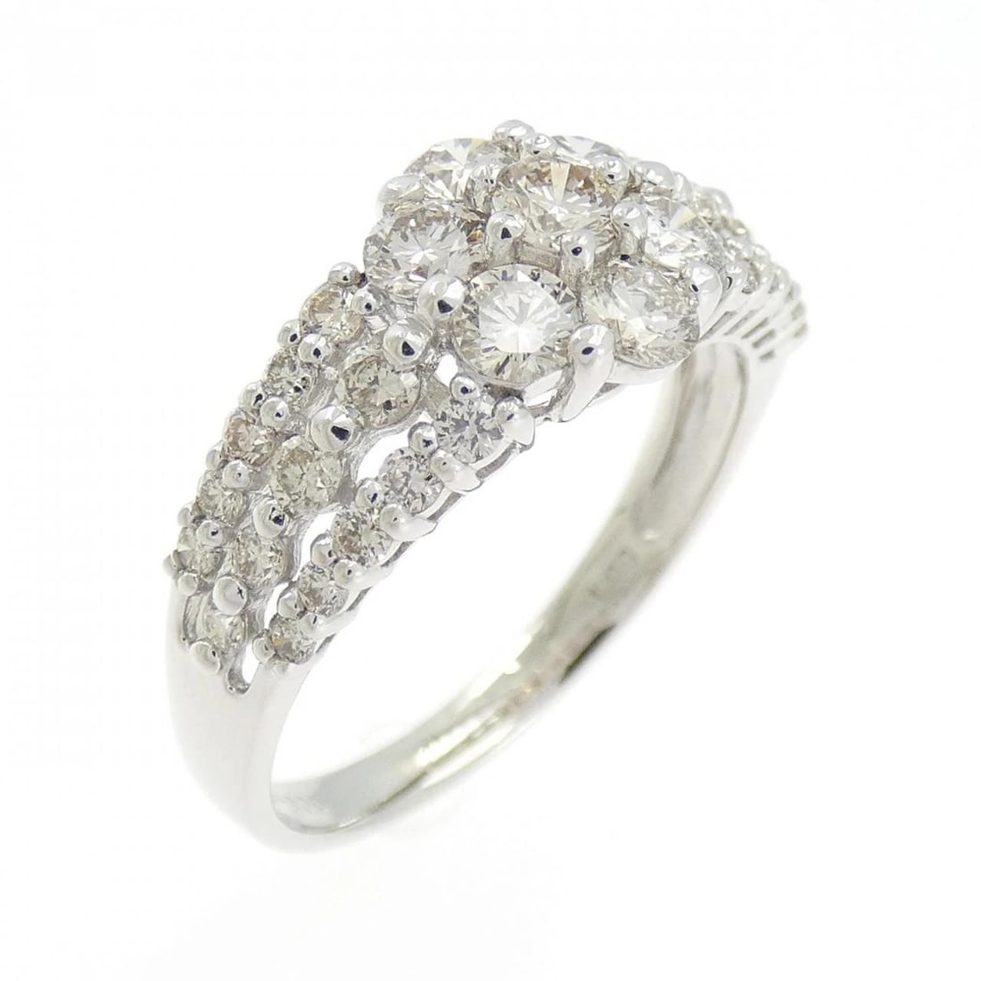 PT900 FLOWER DIAMOND RING: PT900 Flower Diamond Ring Brand: Unbranded Type: Ring Material: Platinum 900 Platinum, Main Stone/Creation Natural Color: White Gold Size: 6.5 US Accessories: None Accessories Notice: When