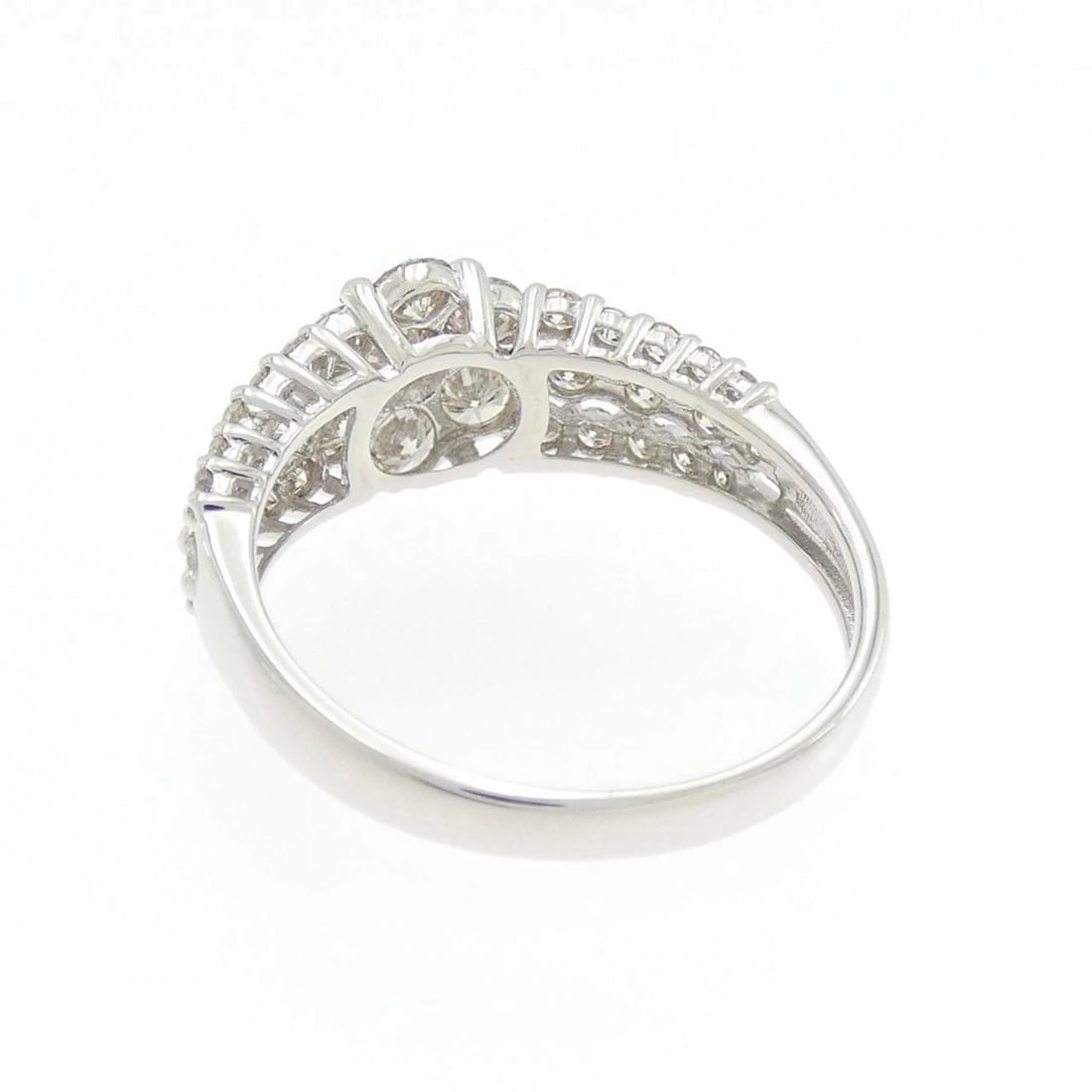 PT900 FLOWER DIAMOND RING - 3