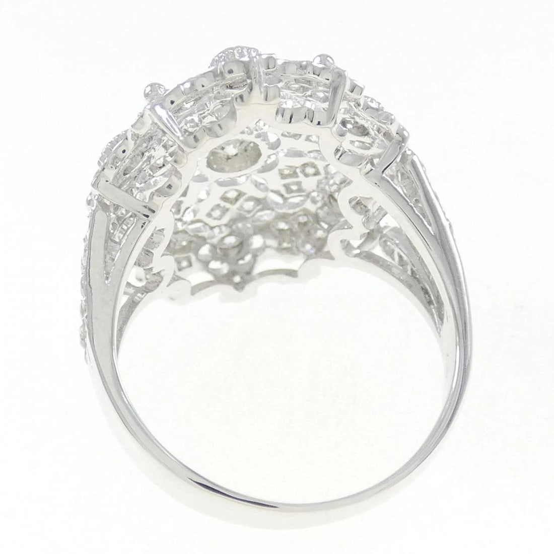 K18WG DIAMOND RING - 3
