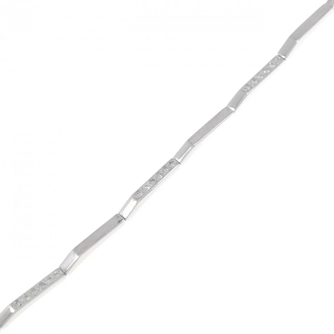 K18WG DIAMOND BRACELET: K18WG Diamond Bracelet Brand: Unbranded Type: Bracelet Material: K18 White Gold, Main Stone/Creation natural Color: White Gold Size: 17.5cm Max W: 2.2mm Accessories: None Accessories Notice: