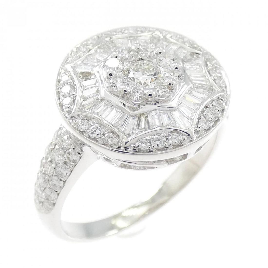 750WG DIAMOND RING: 750WG Diamond Ring Brand: Unbranded Type: Ring Material: 750 White Gold, Main Stone/Creation Natural Color: White Gold Giold Size: 7.5 ( US size) Accessories: None Accessories Notice: When