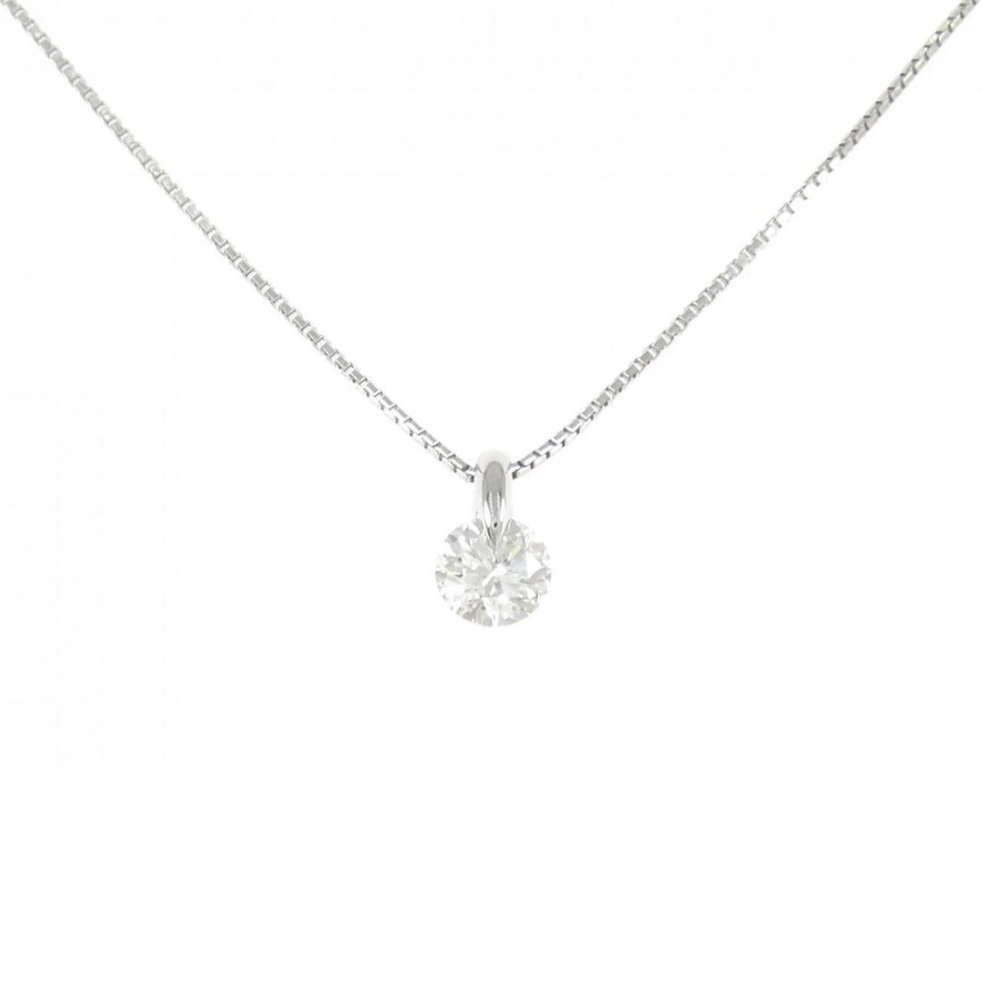 PT900 SOLITAIRE DIAMOND NECKLACE: PT900 Solitaire Diamond Necklace Brand: Unbranded Type: Necklace Material: Platinum 900 Platinum, Main Stone/Creation Natural Color: None Size: 40cmActualSize Pendant top H x W: 8.5mmx5.0mm