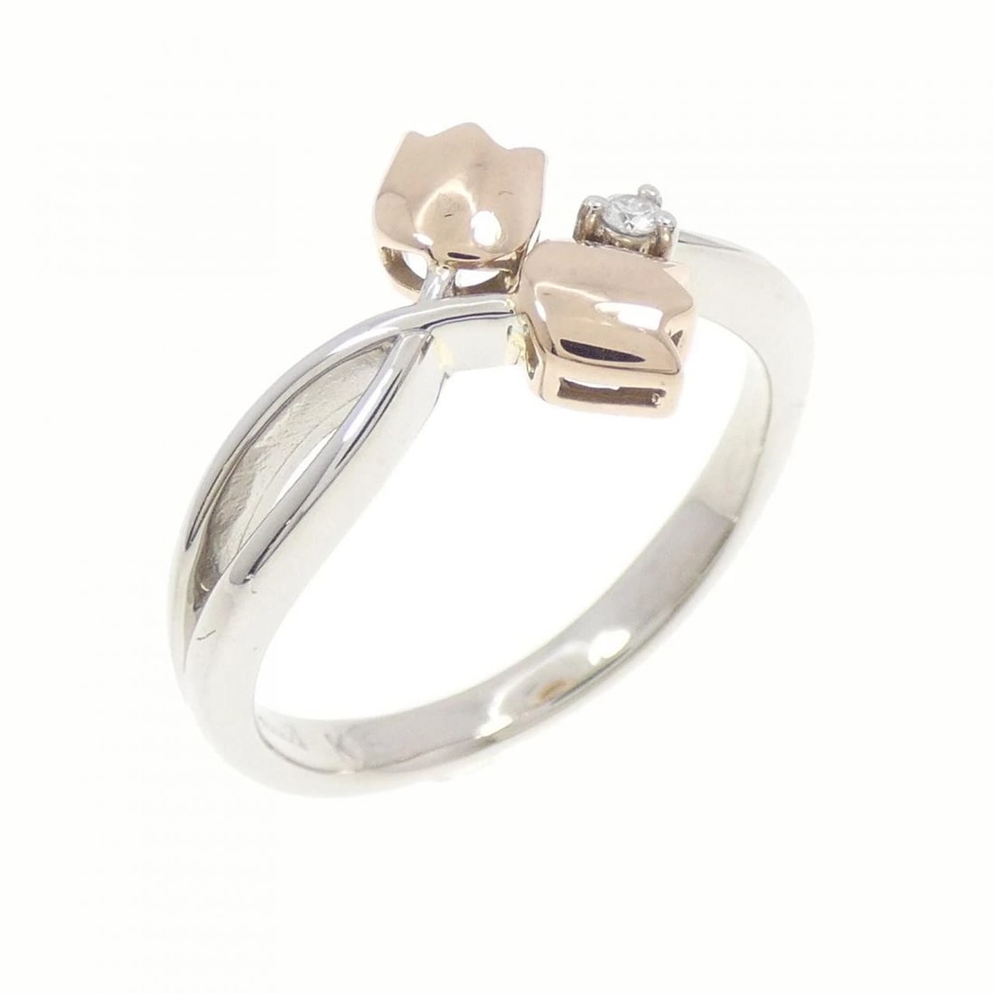 PT900 K18PG FLOWER DIAMOND RING: PT900 K18PG Flower Diamond Ring Brand: Unbranded Type: Ring Material: Platinum 900 Platinum K18 Pink Gold, Main Stone/Creation natural Color: White Gold Size: 6 US Accessories: None