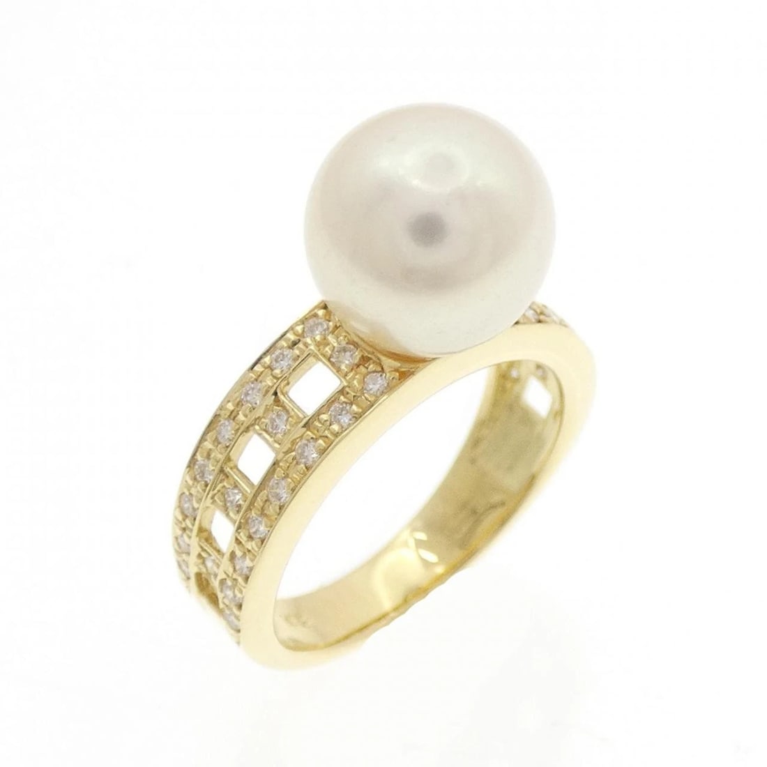 K18YG AKOYA PEARL RING: K18YG Akoya Pearl Ring Brand: Unbranded Type: Ring Material: K18 Yellow Gold, Color: YG Size: 4.5-5 US Accessories: None Accessories Notice: When purchasing pre-owned goods, please refer to