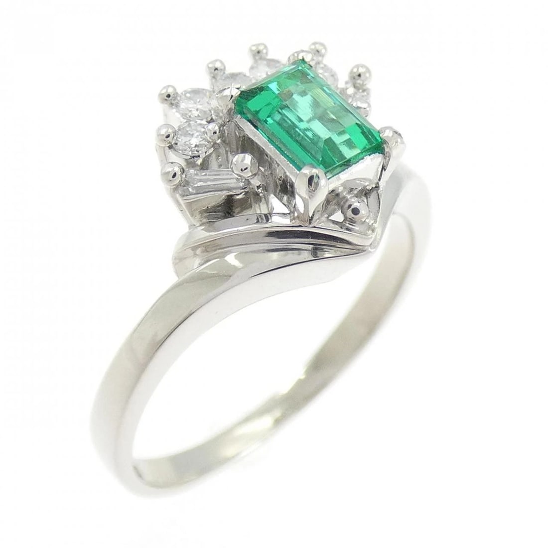 PT900 EMERALD RING: PT900 Emerald Ring Brand: Unbranded Type: Ring Material: Platinum 900 Platinum, Main Stone/Creation Emerald Color: None Size: 5.5 US Accessories: None Accessories Notice: When purchasing p
