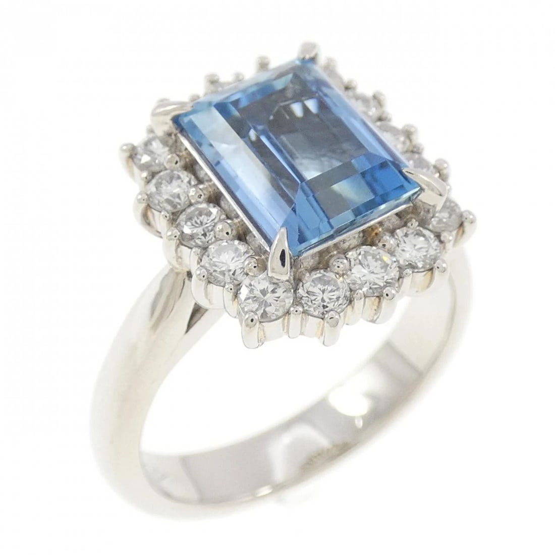 PT900 AQUAMARINE RING: PT900 Aquamarine Ring Brand: Unbranded Type: Ring Material: Platinum 900 Platinum, Color: None Size: 8 US Accessories: None Accessories Notice: When purchasing pre-owned goods, please refer