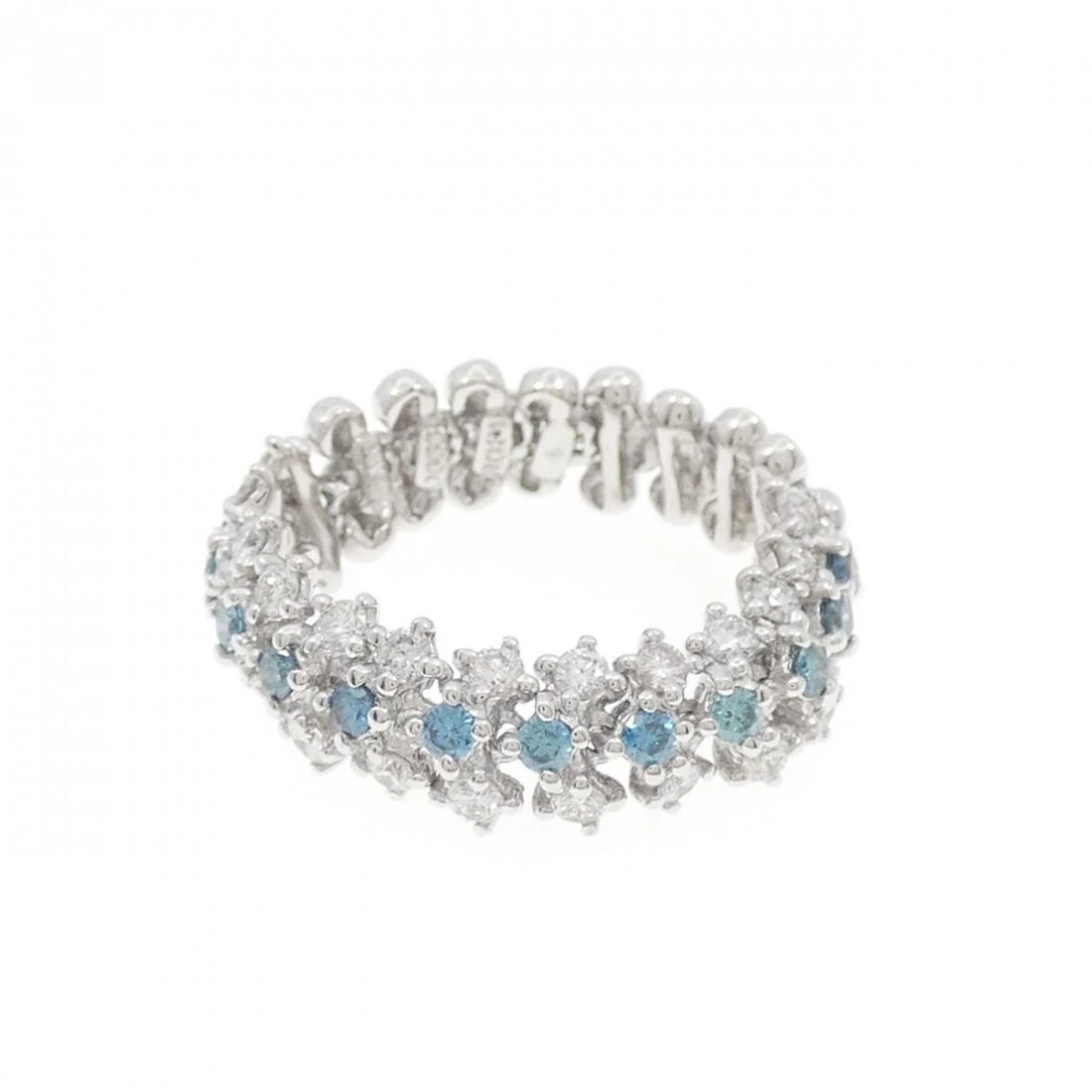 K18WG DIAMOND RING: K18WG Diamond Ring Brand: Unbranded Type: Ring Material: K18 White Gold, Main Stone/Creation Natural Color: White Gold Size: 7 ( US size) Accessories: None Accessories Notice: When purchasing